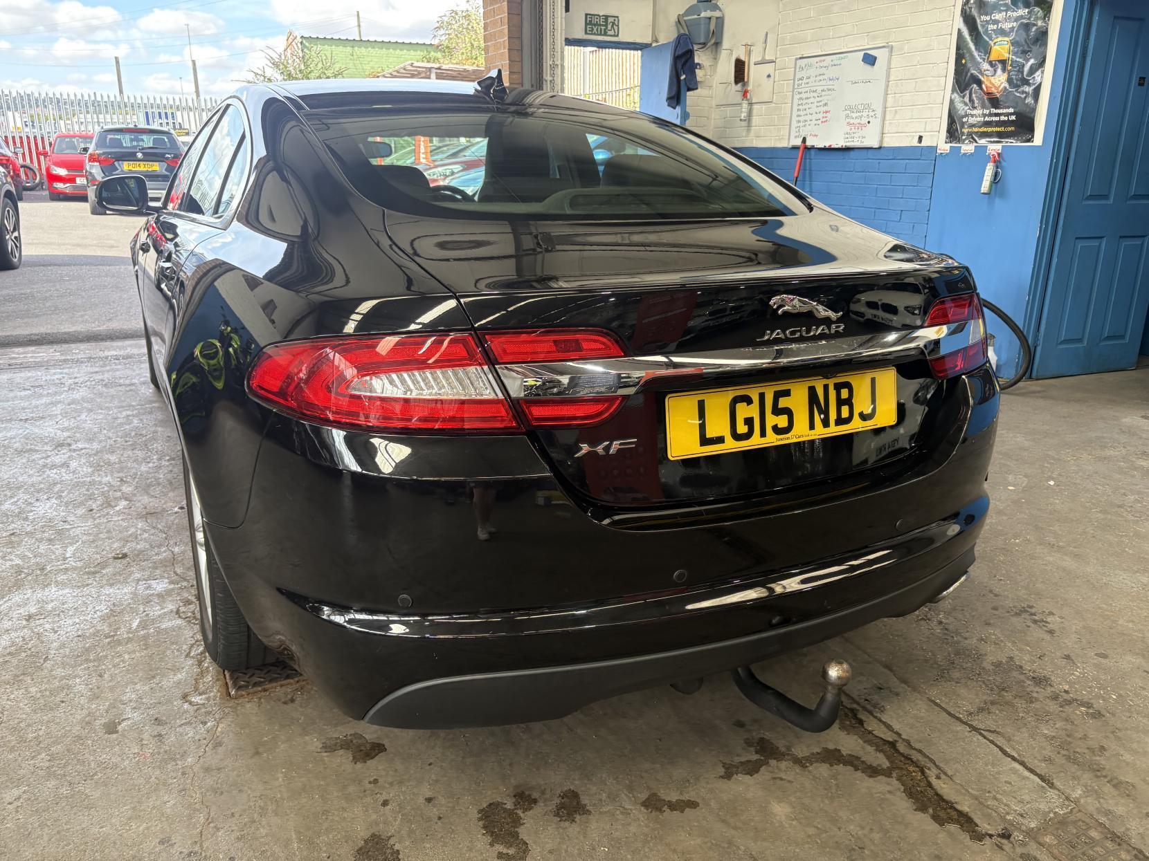 Jaguar XF - Image 7