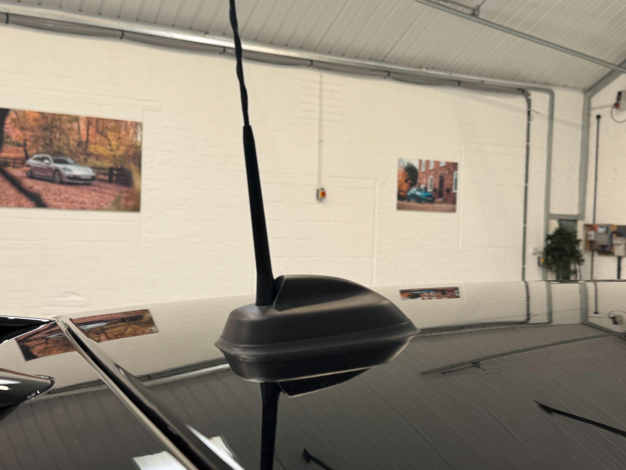 MINI Hatch - Image 44