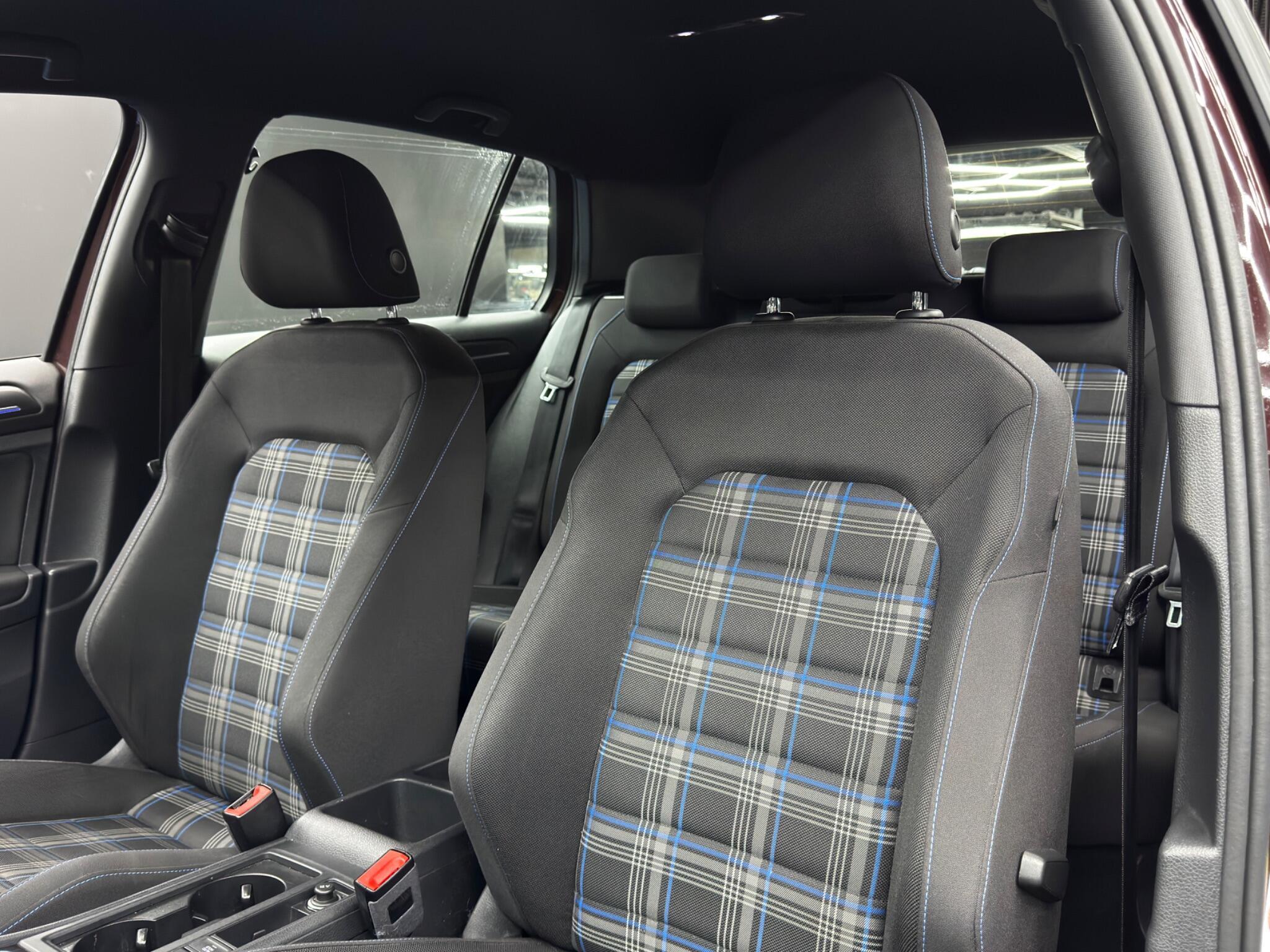 Volkswagen Golf - Image 14