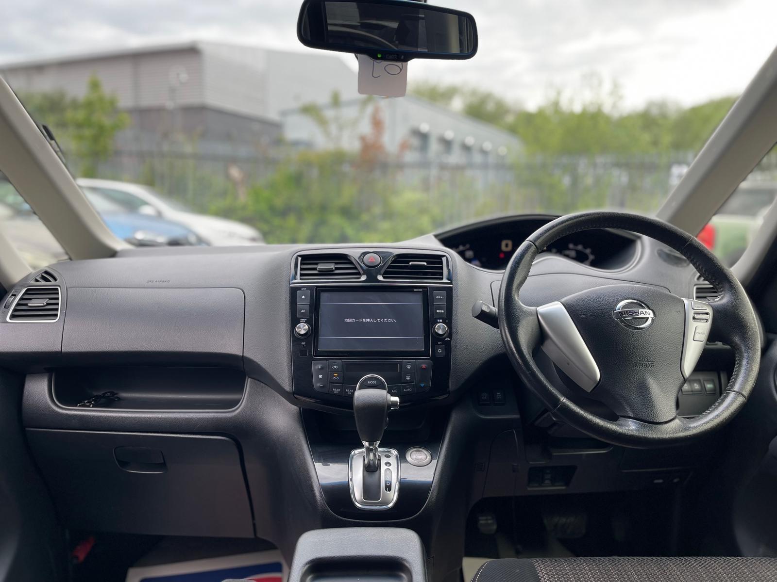 Nissan Serena - Image 16