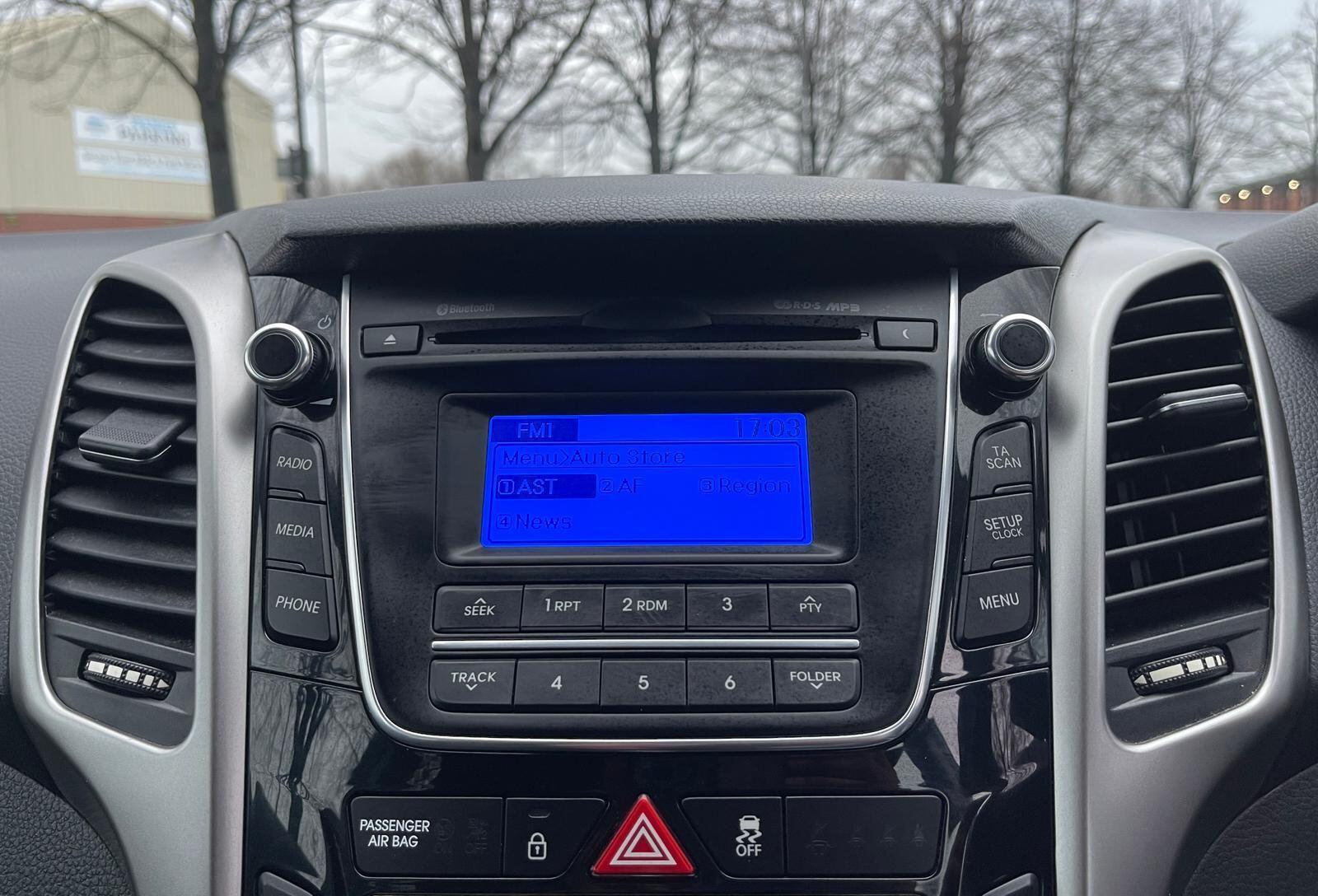 Hyundai i30 - Image 33