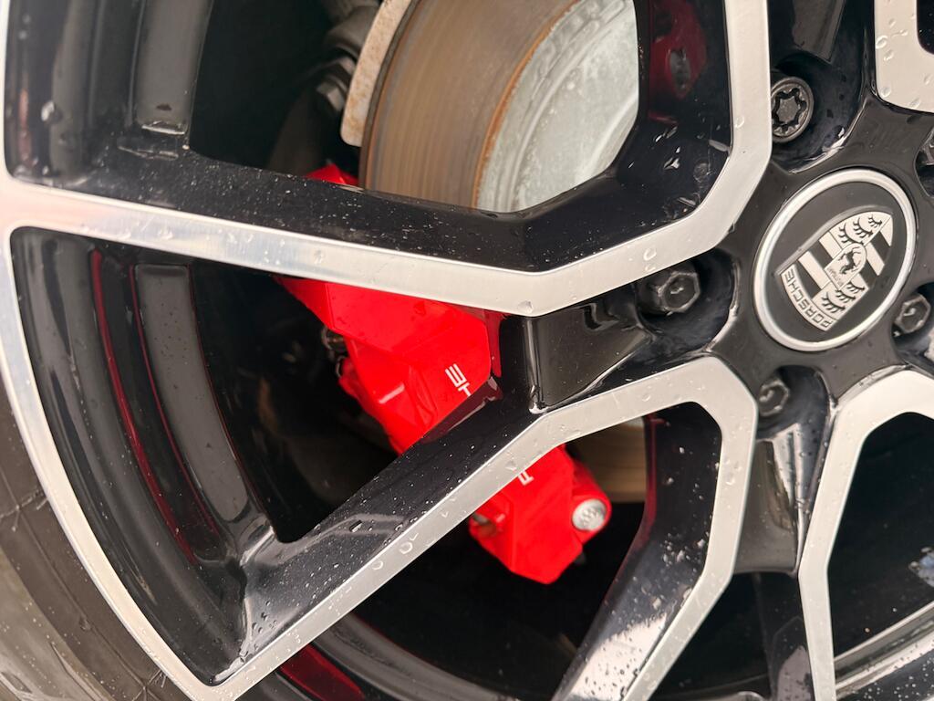 Porsche Taycan - Image 17