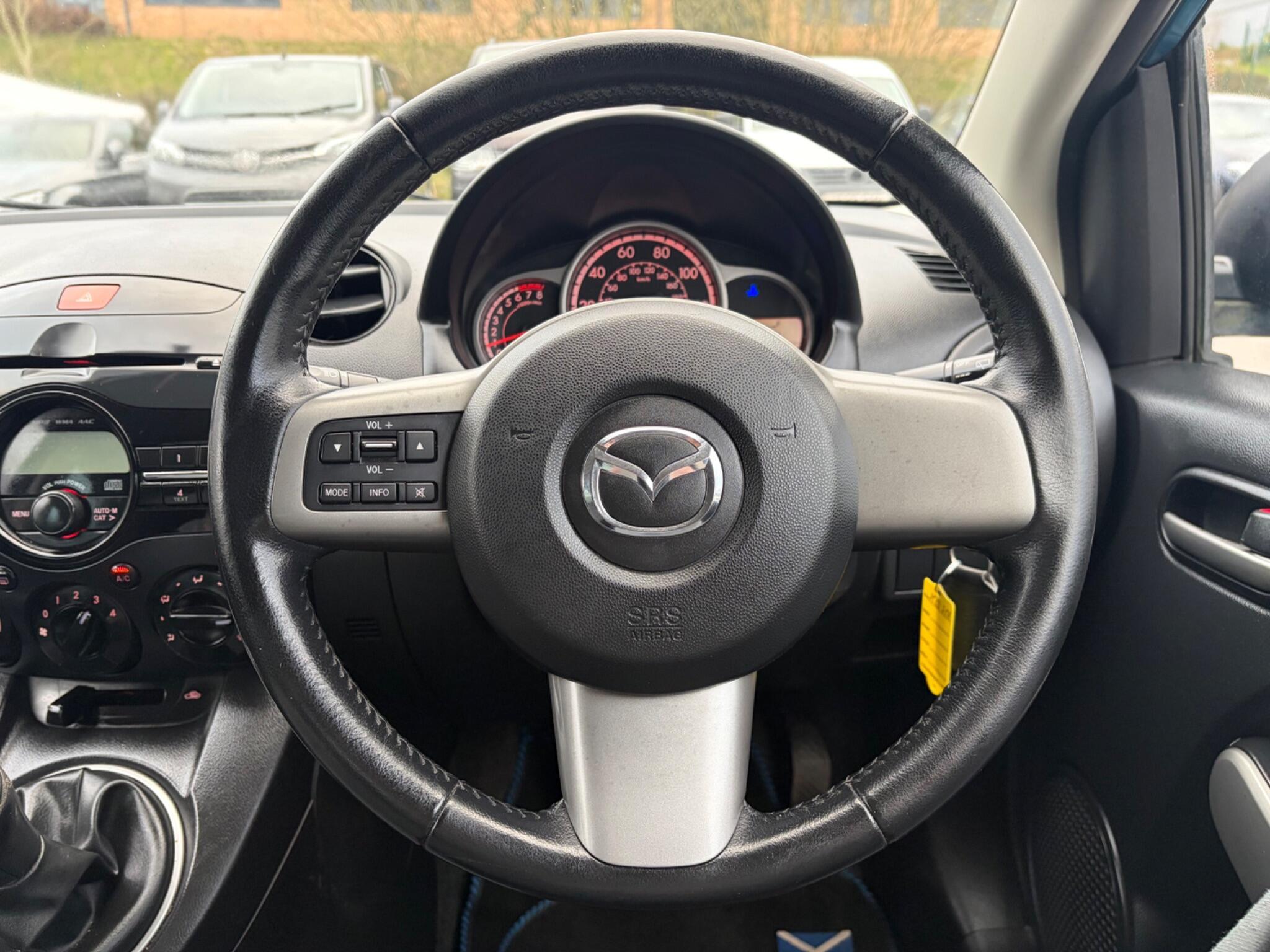 Mazda MAZDA2 - Image 29