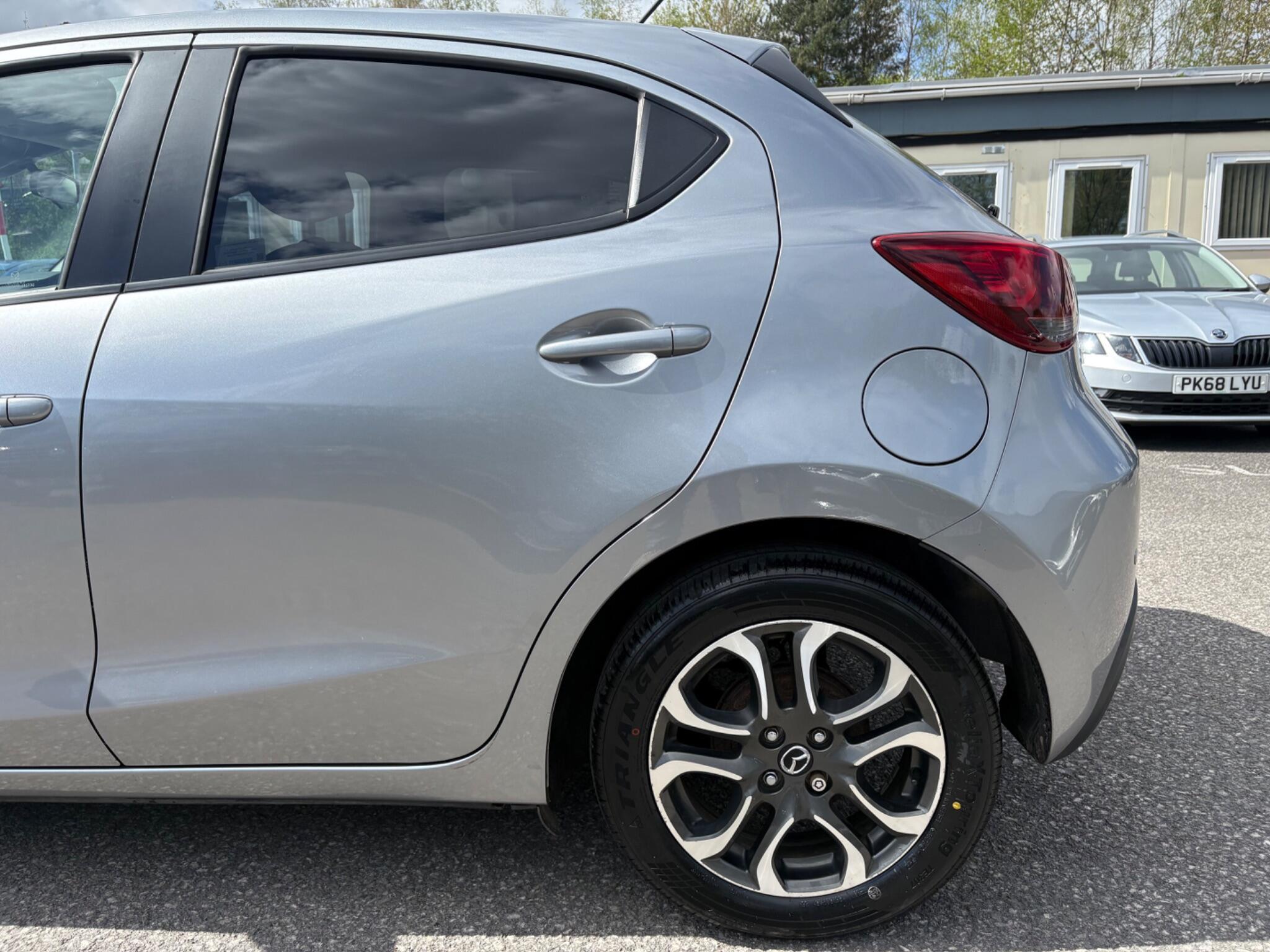 Mazda MAZDA2 - Image 11