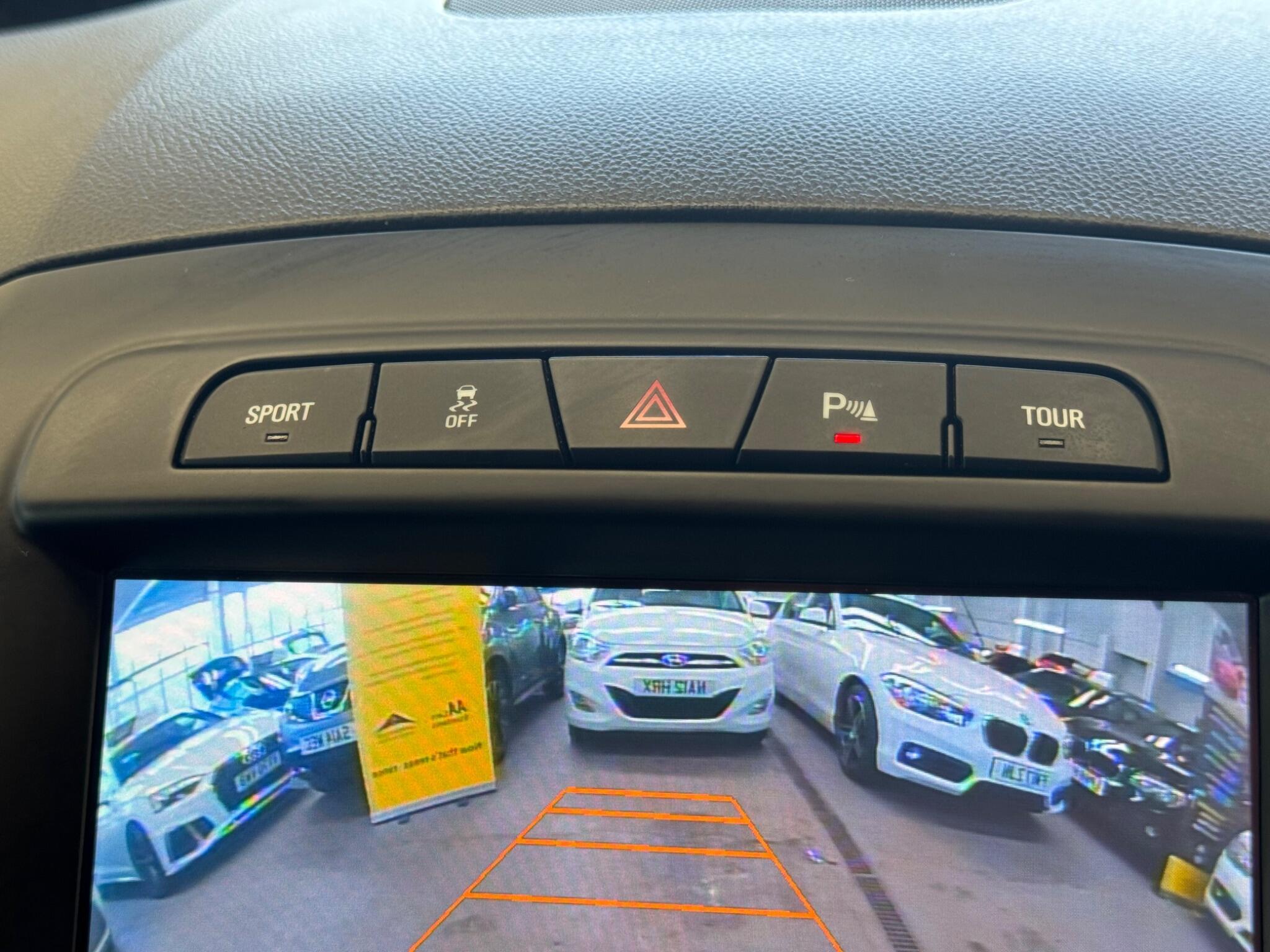 Vauxhall Insignia - Image 19