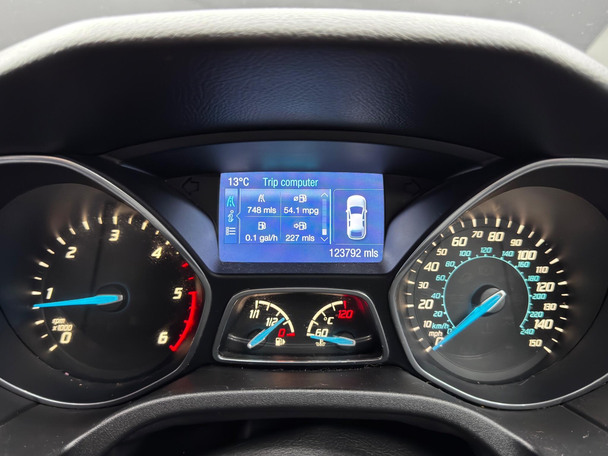 Ford Focus - Image 19