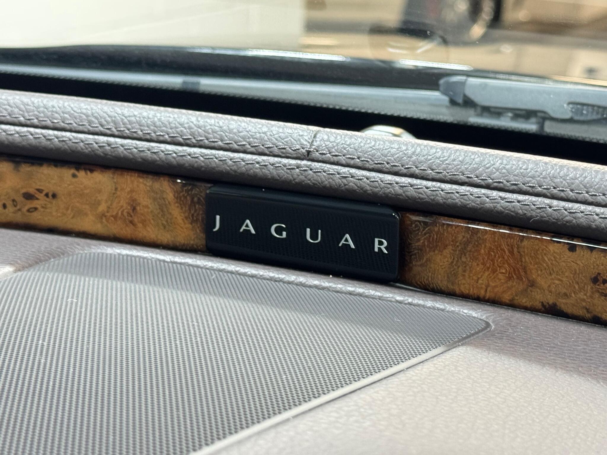Jaguar XJ - Image 16