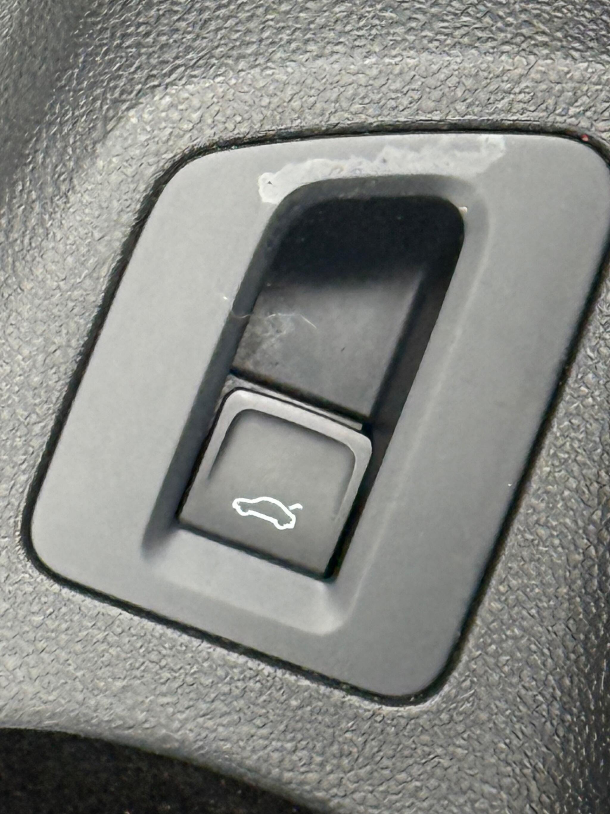 Volkswagen Passat - Image 23