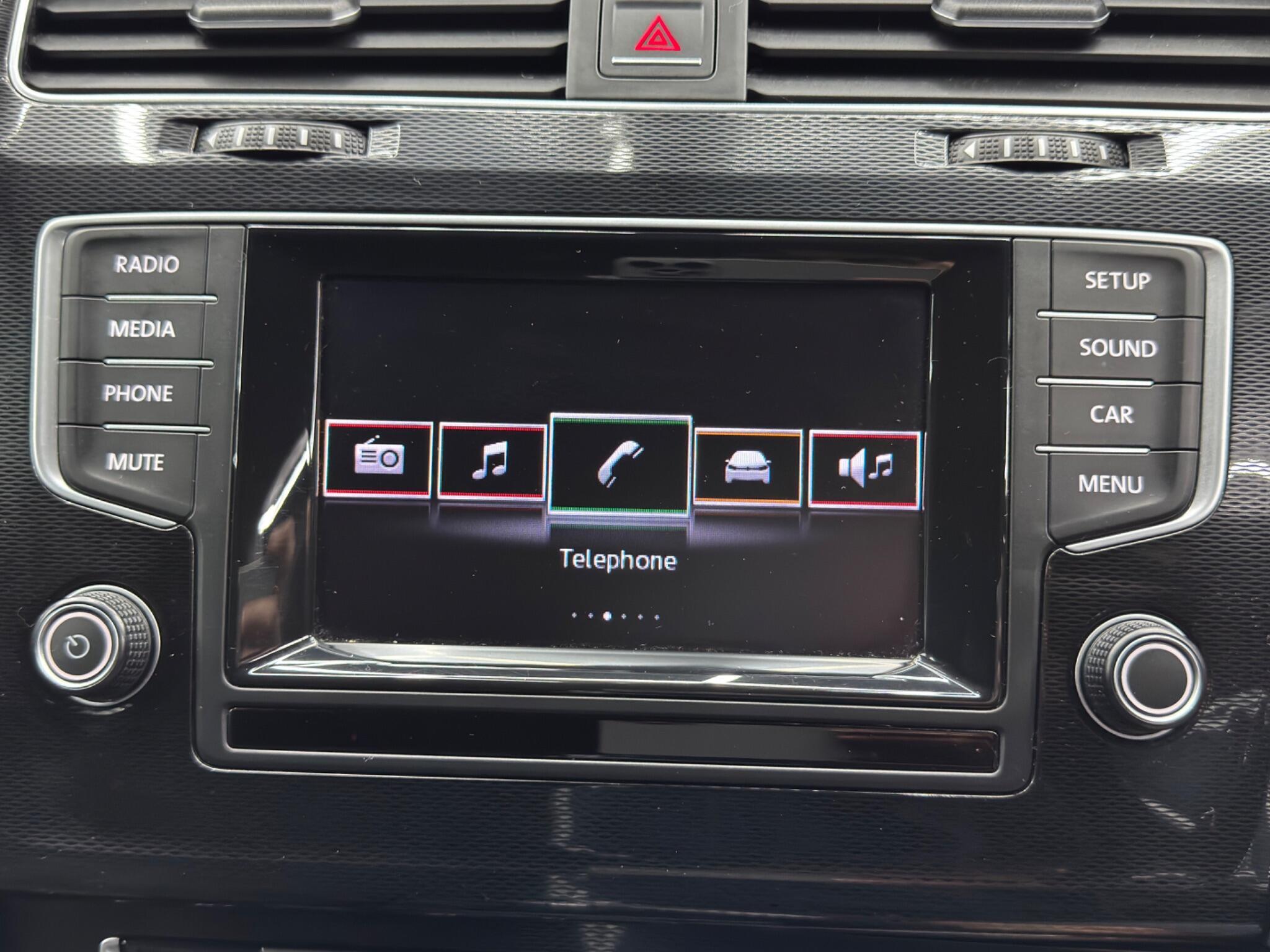 Volkswagen Golf - Image 30