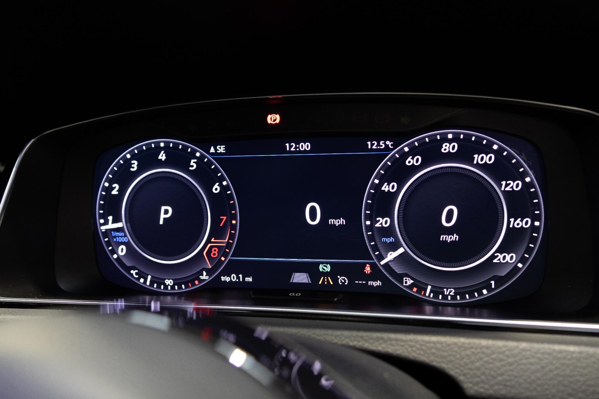 Volkswagen Golf - Image 27