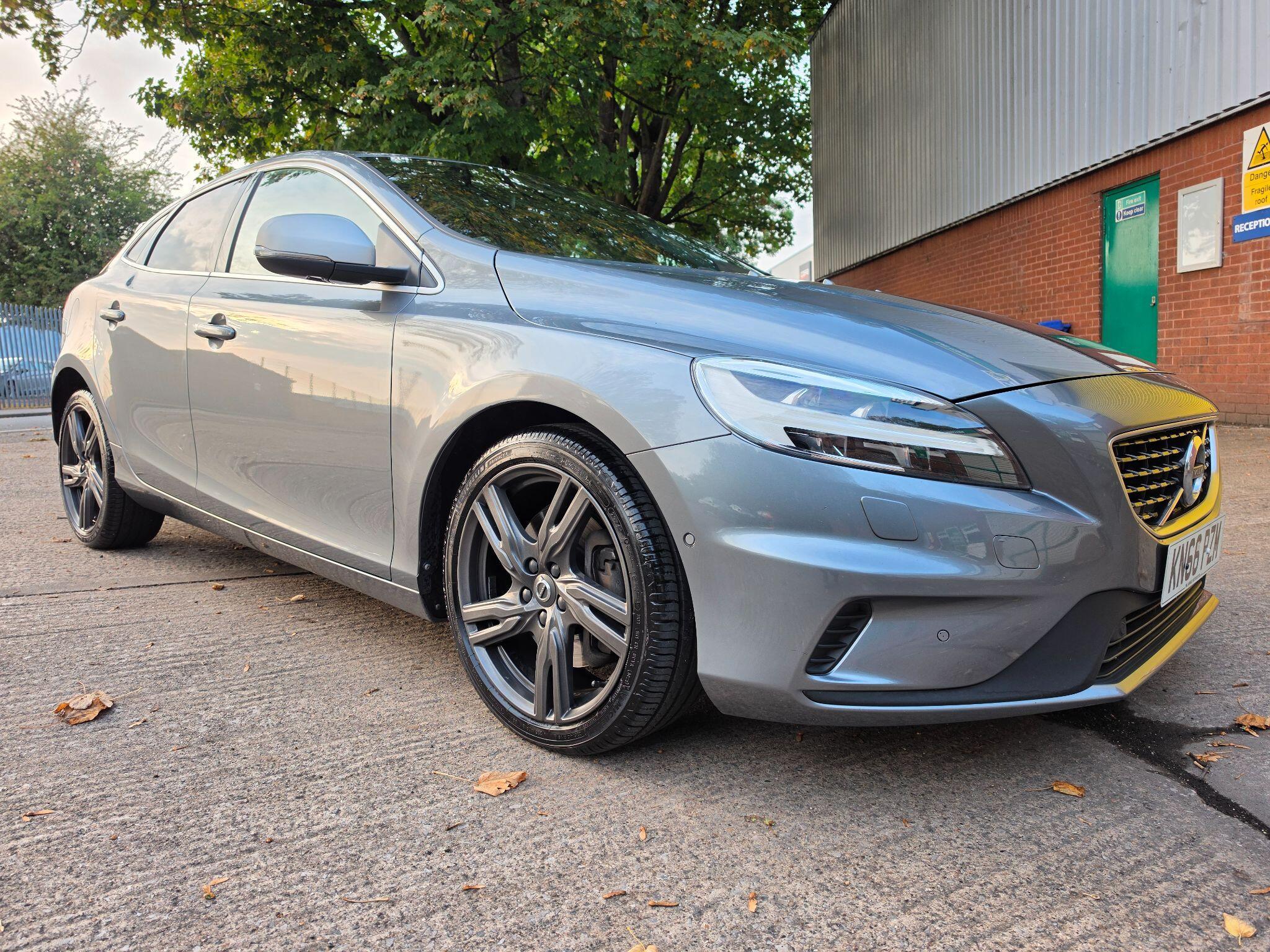Volvo V40 - Image 4
