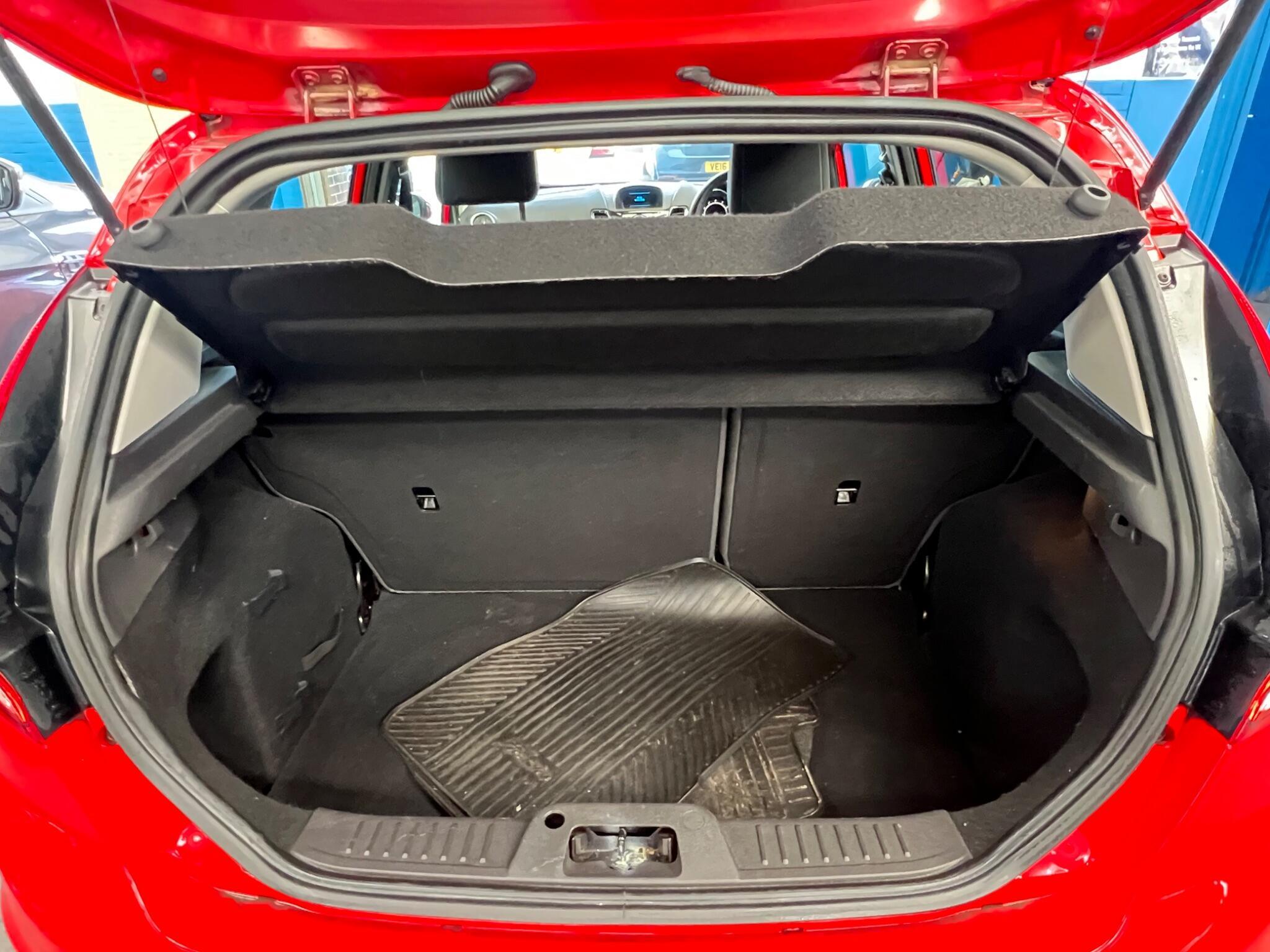 Ford Fiesta - Image 22