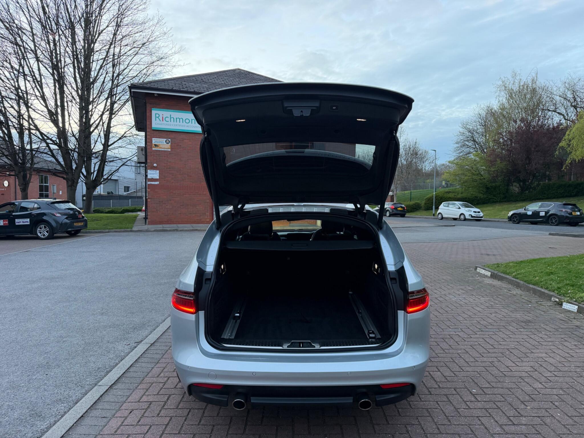 Jaguar XF - Image 15