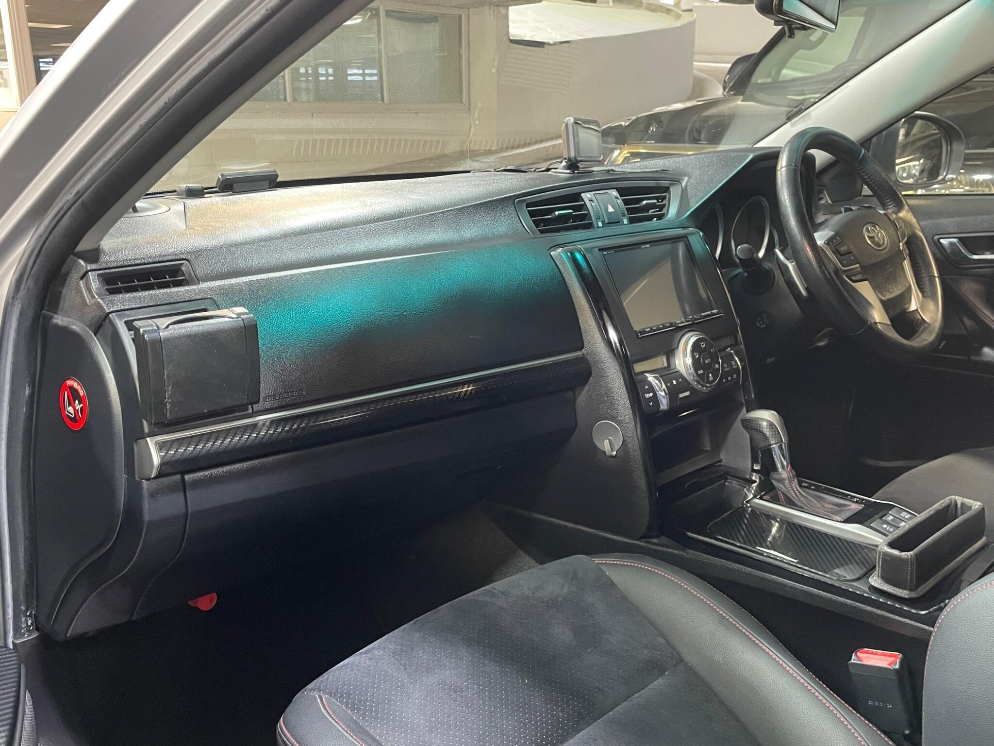 Toyota Mark X - Image 11