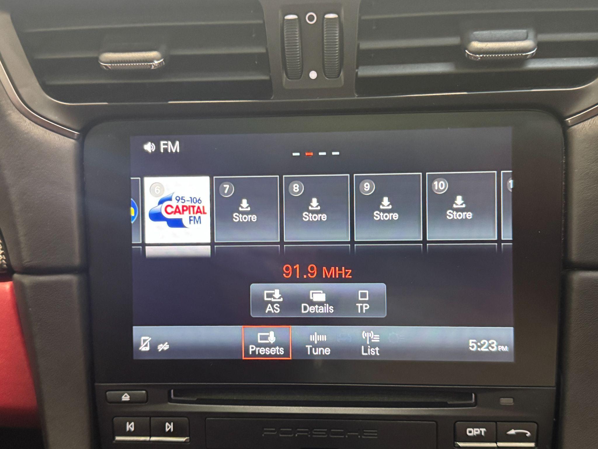 Porsche 911 - Image 82