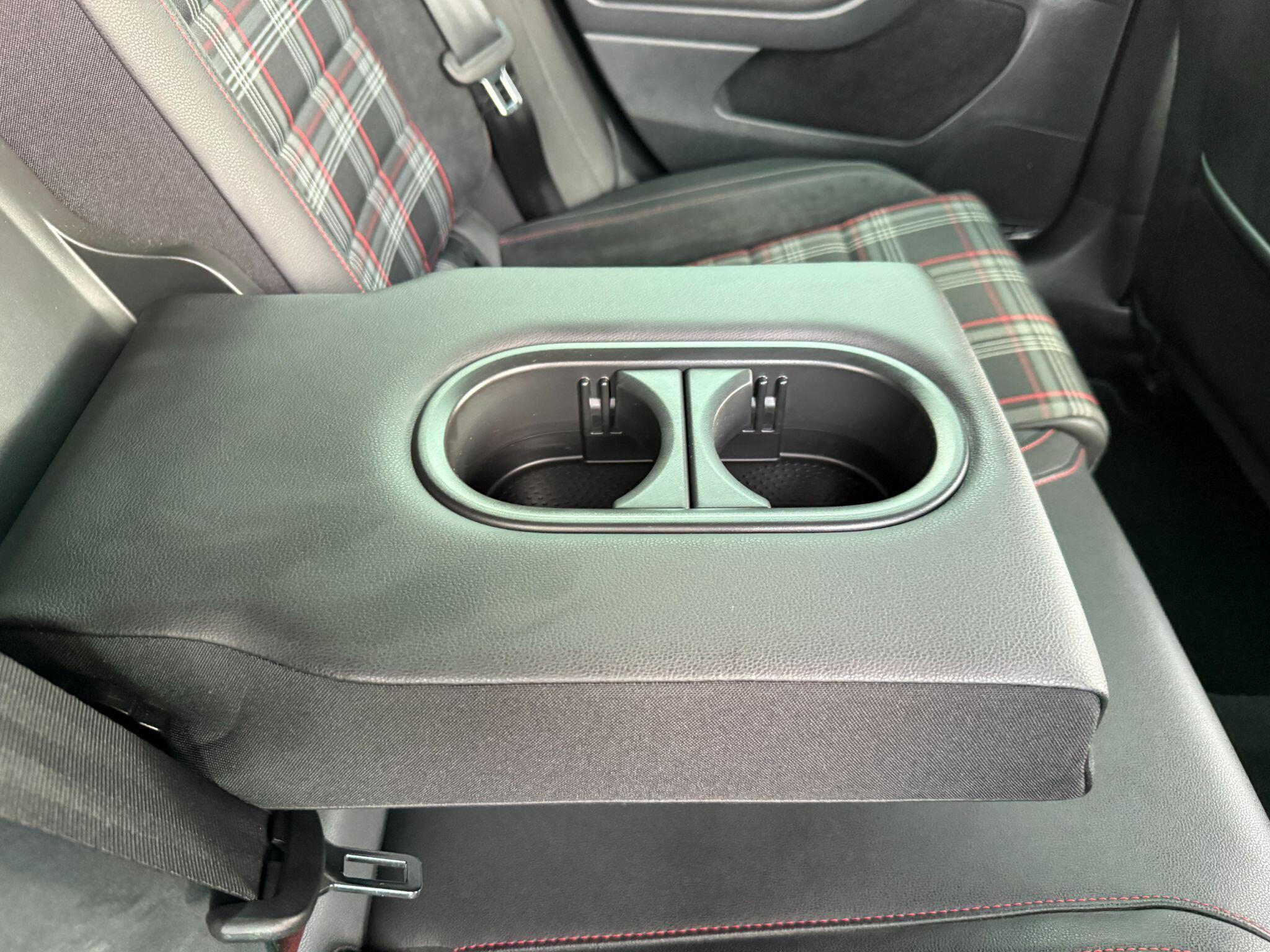 Volkswagen Golf - Image 32