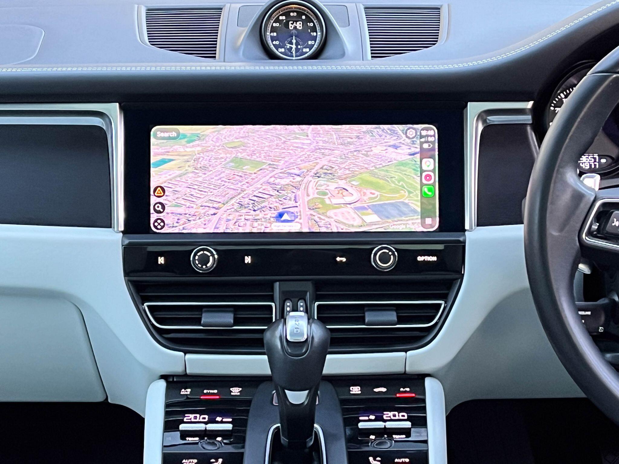 Porsche Macan - Image 11