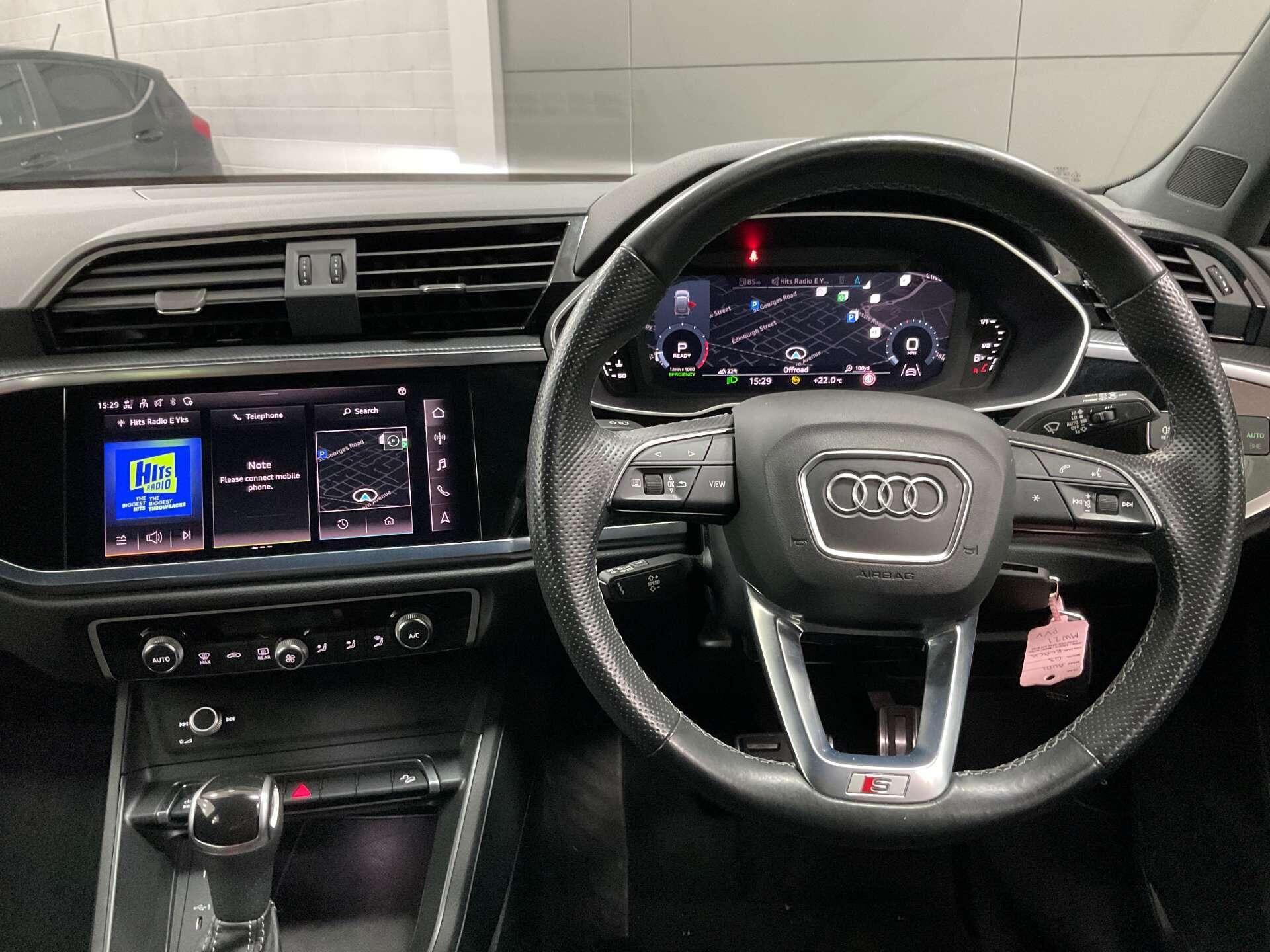Audi Q3 - Image 12