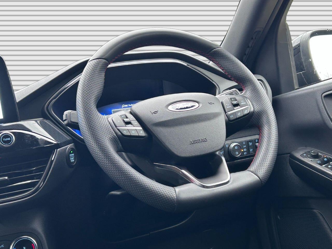 Ford Kuga - Image 22