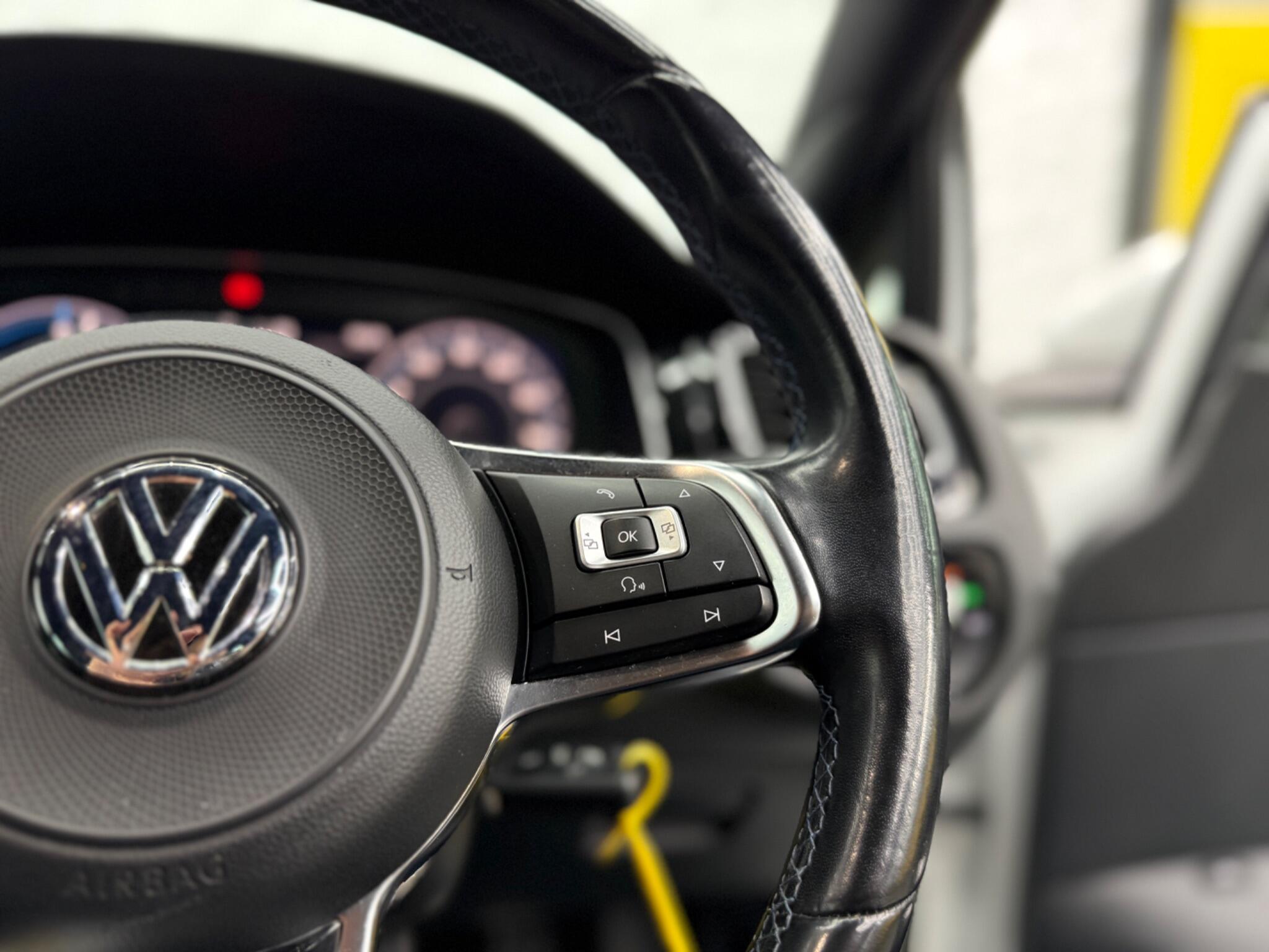 Volkswagen Golf - Image 29