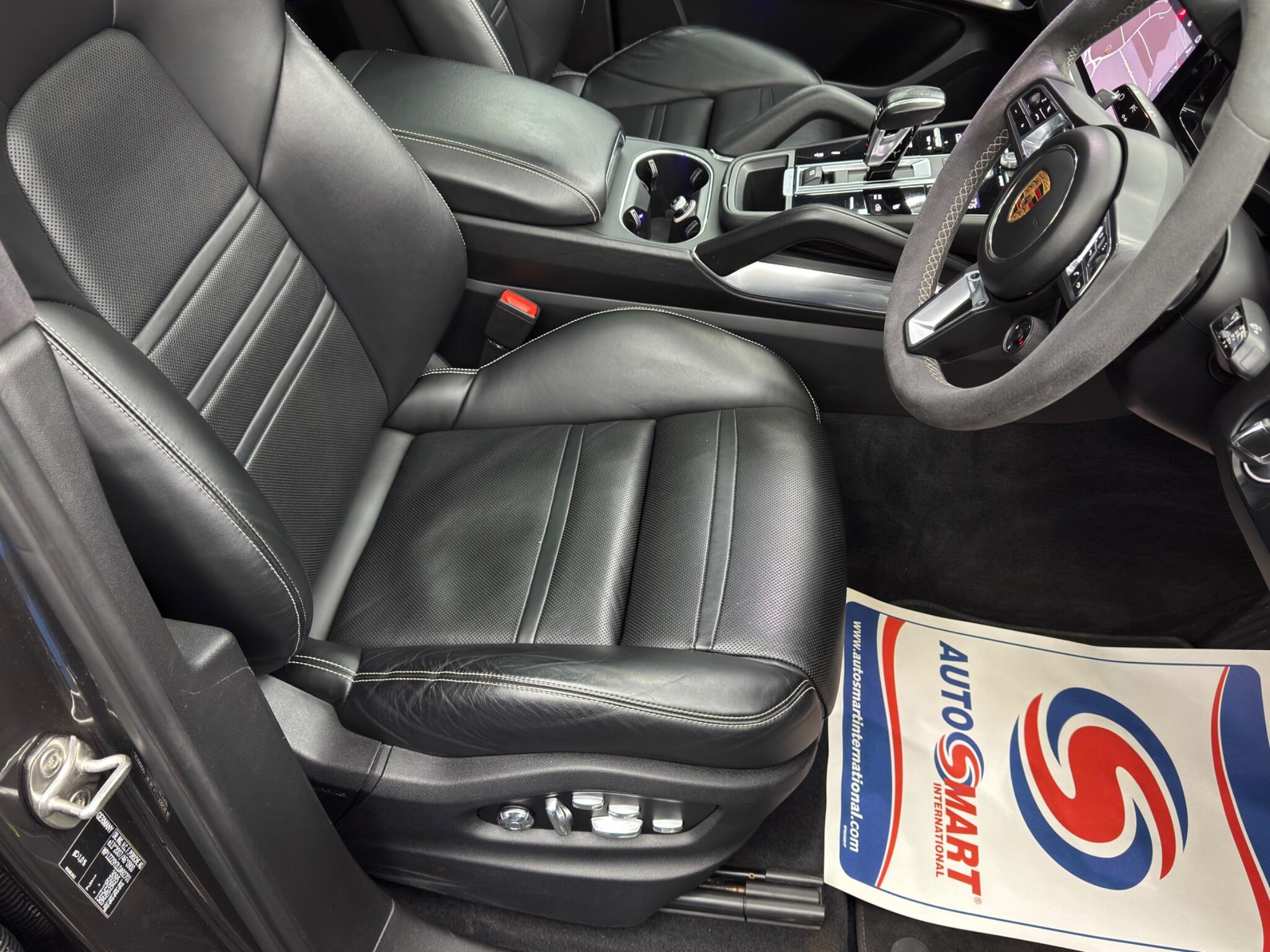 Porsche Cayenne - Image 13