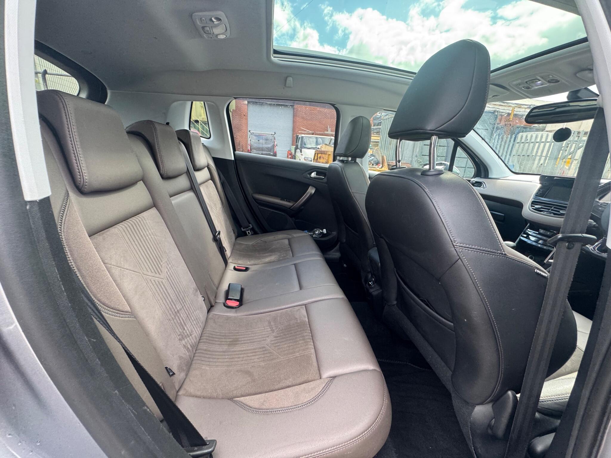 Peugeot 2008 - Image 11