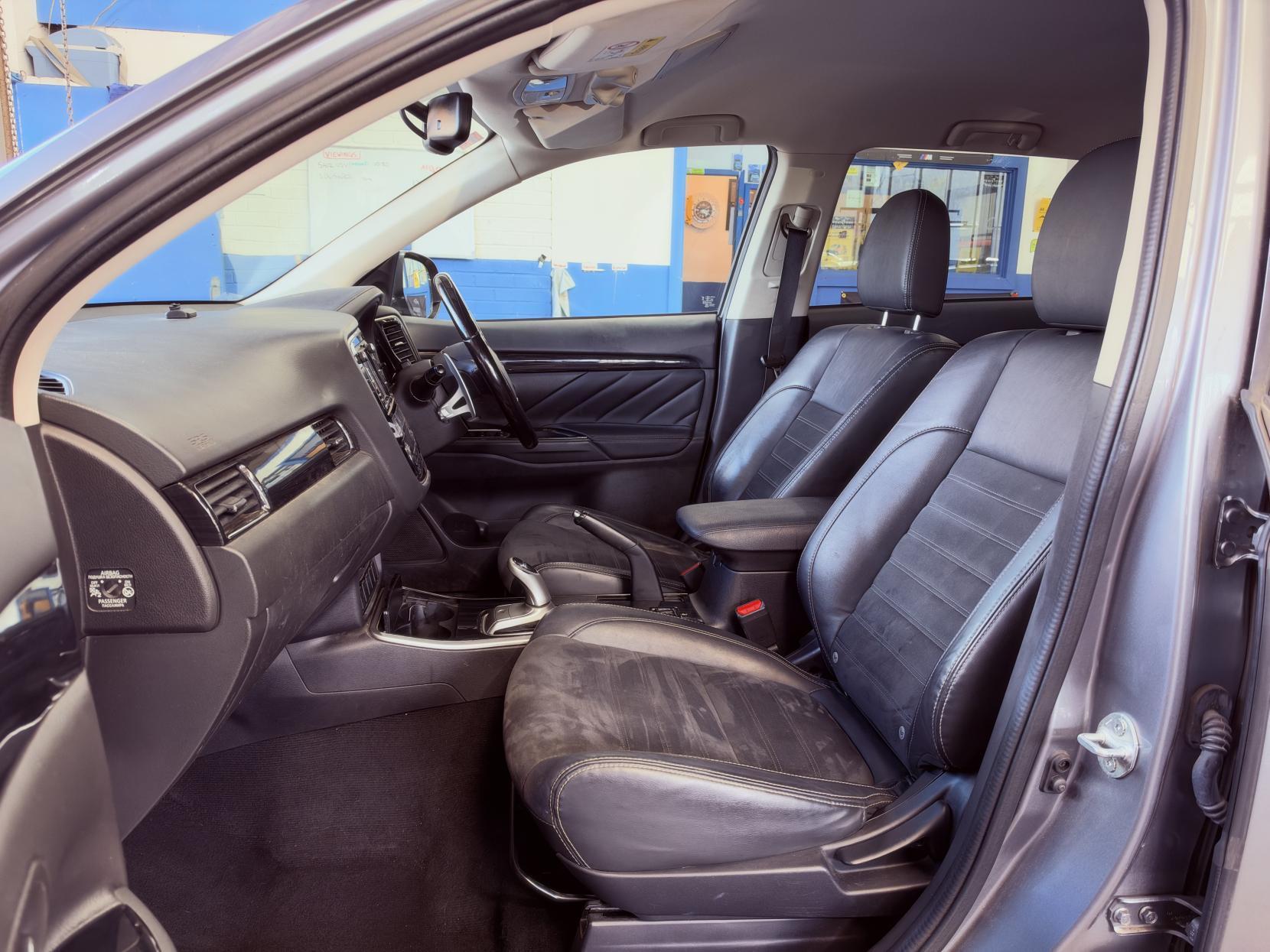 Mitsubishi Outlander - Image 20
