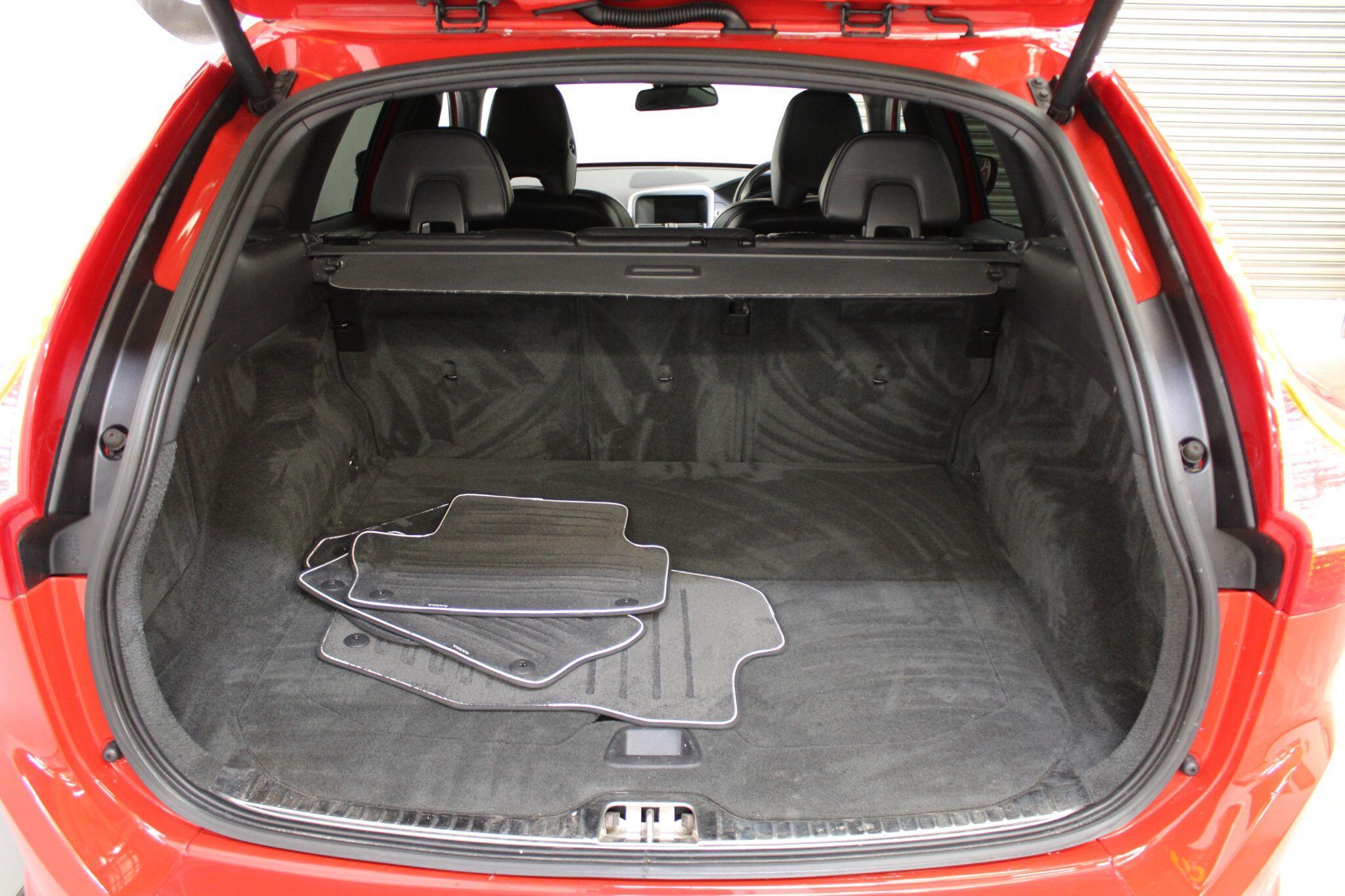 Volvo XC60 - Image 15