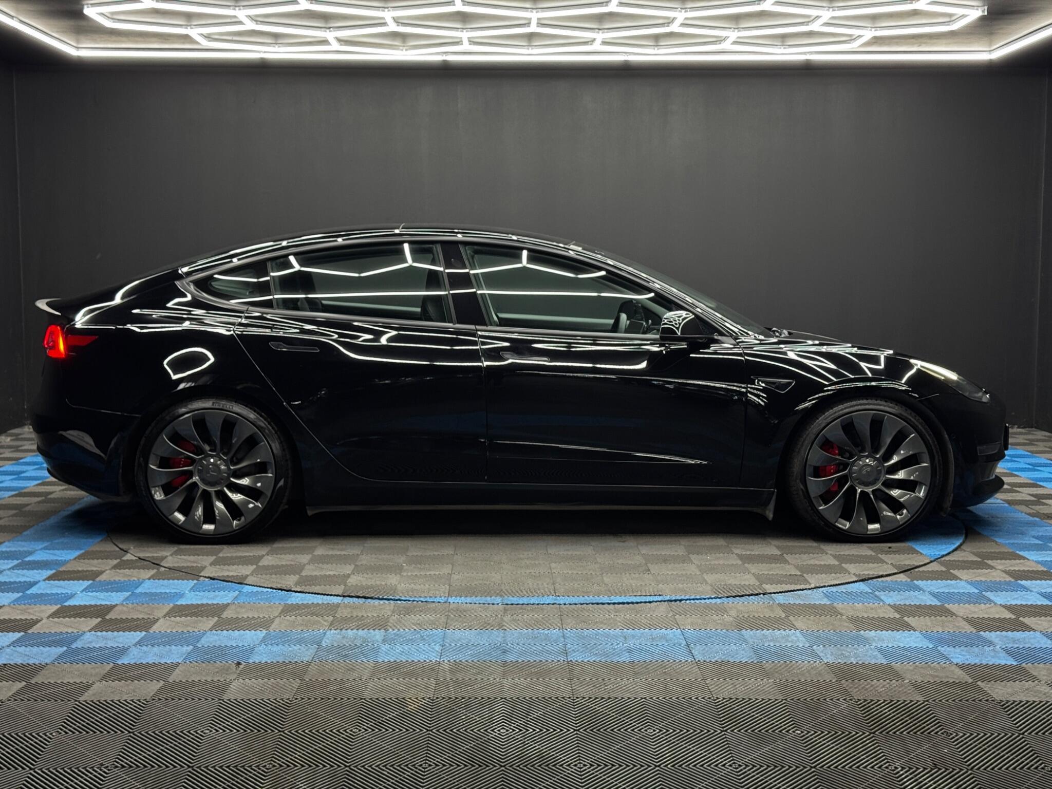 Tesla Model 3 - Image 4