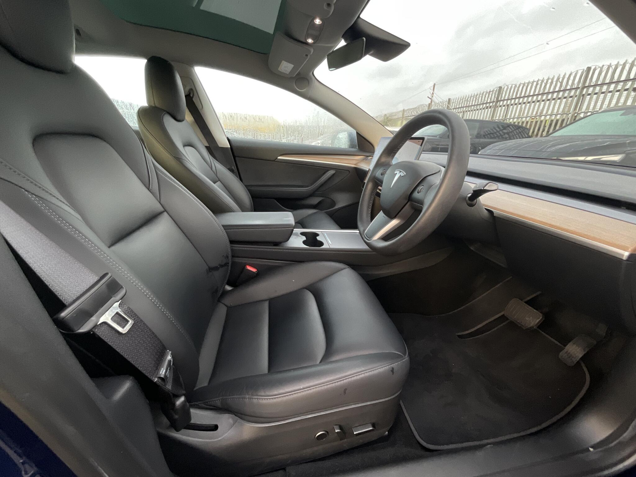 Tesla Model 3 - Image 9