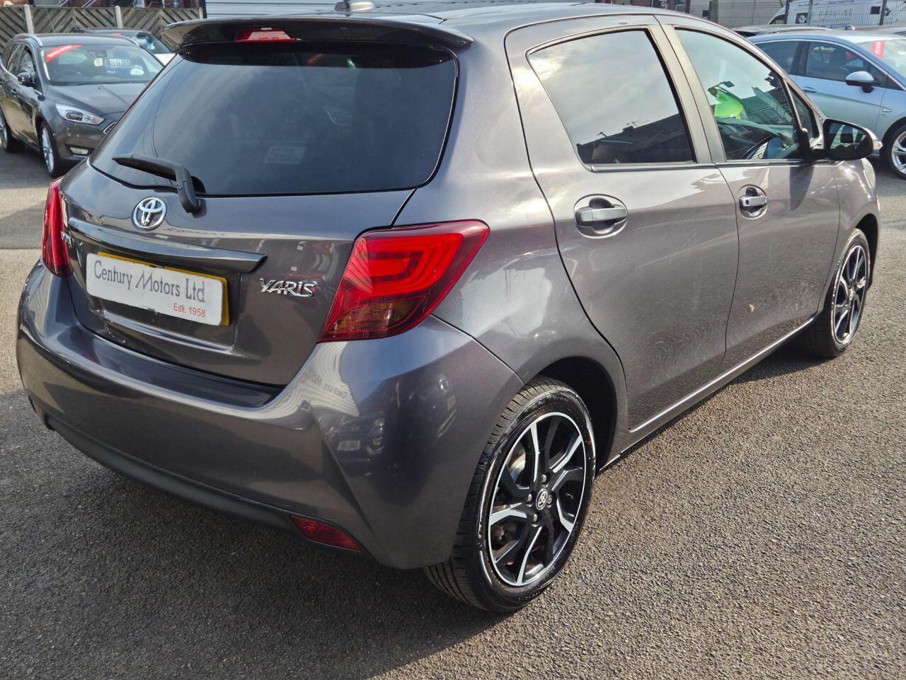 Toyota Yaris - Image 9