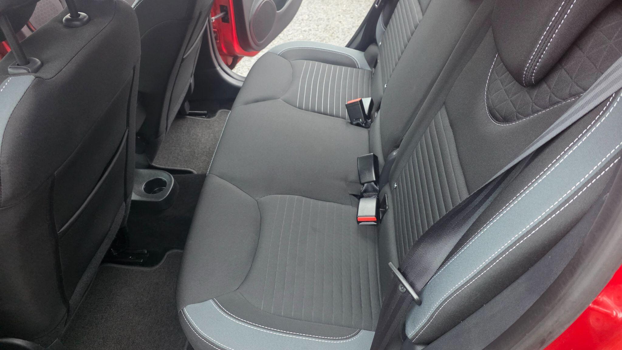 Renault Clio - Image 37