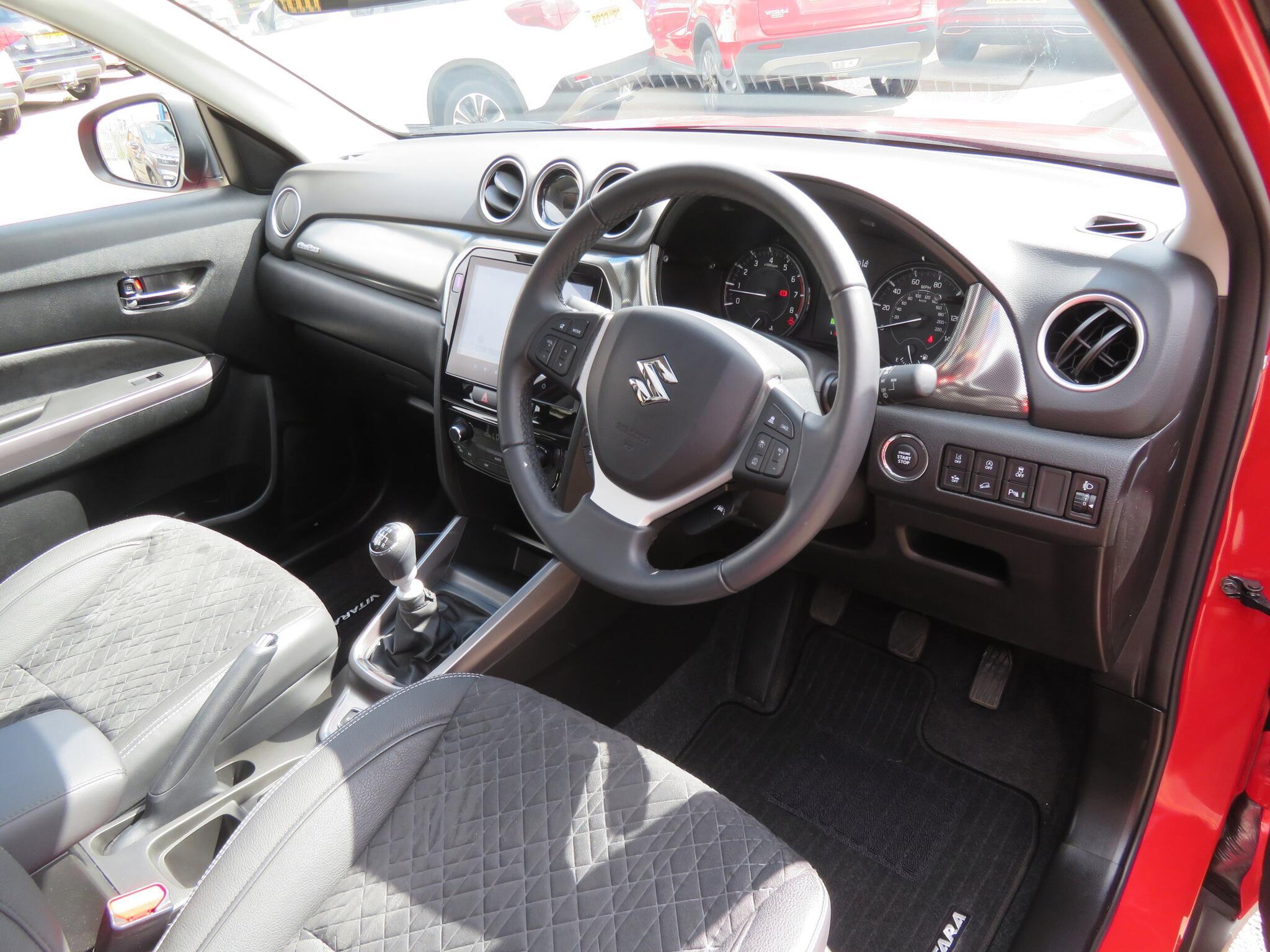 Suzuki Vitara - Image 13
