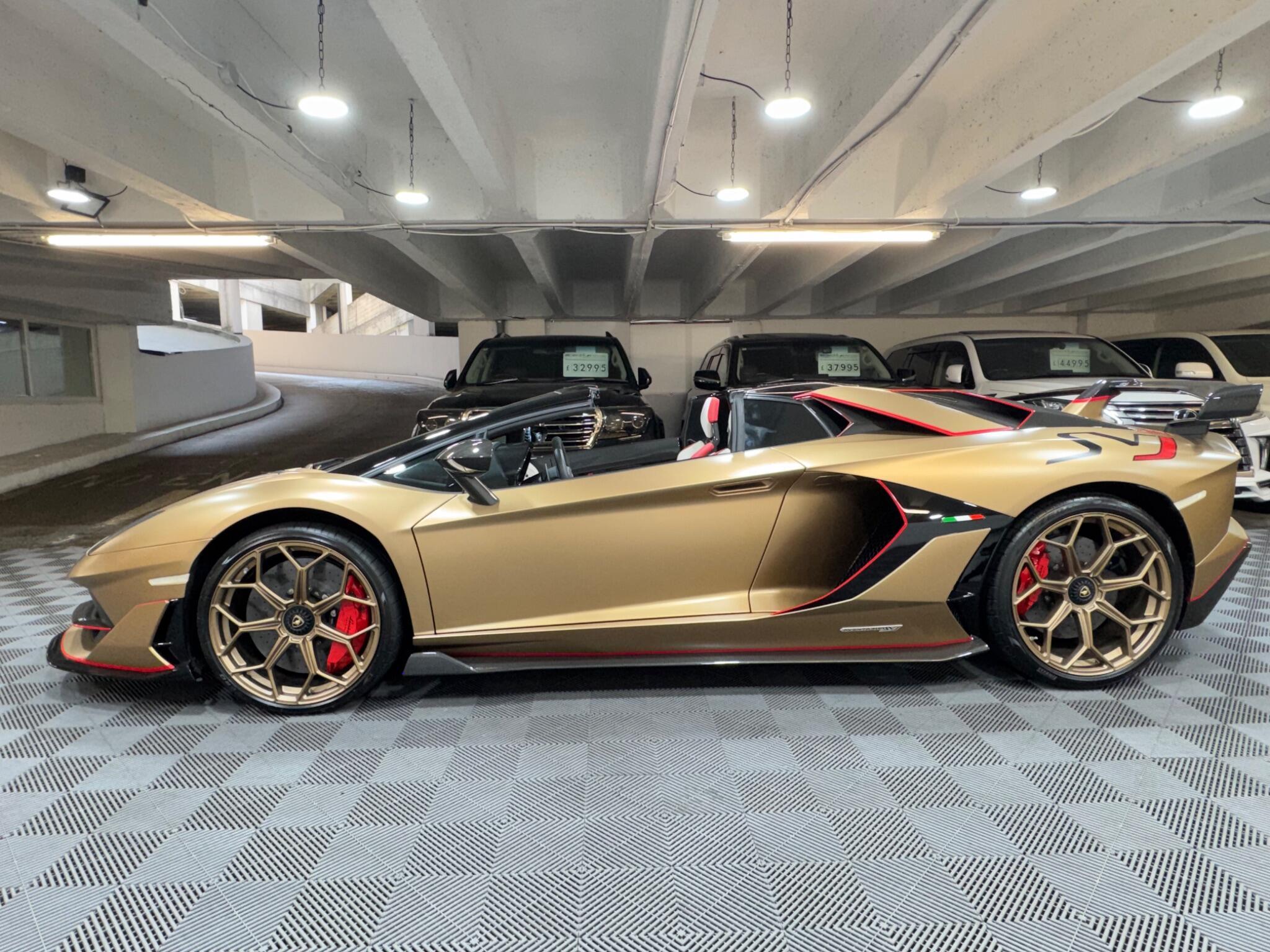 Lamborghini Aventador - Image 2