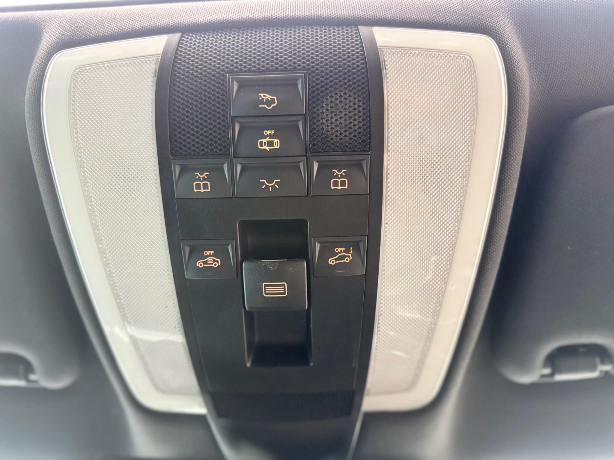 Mercedes C Class - Image 31