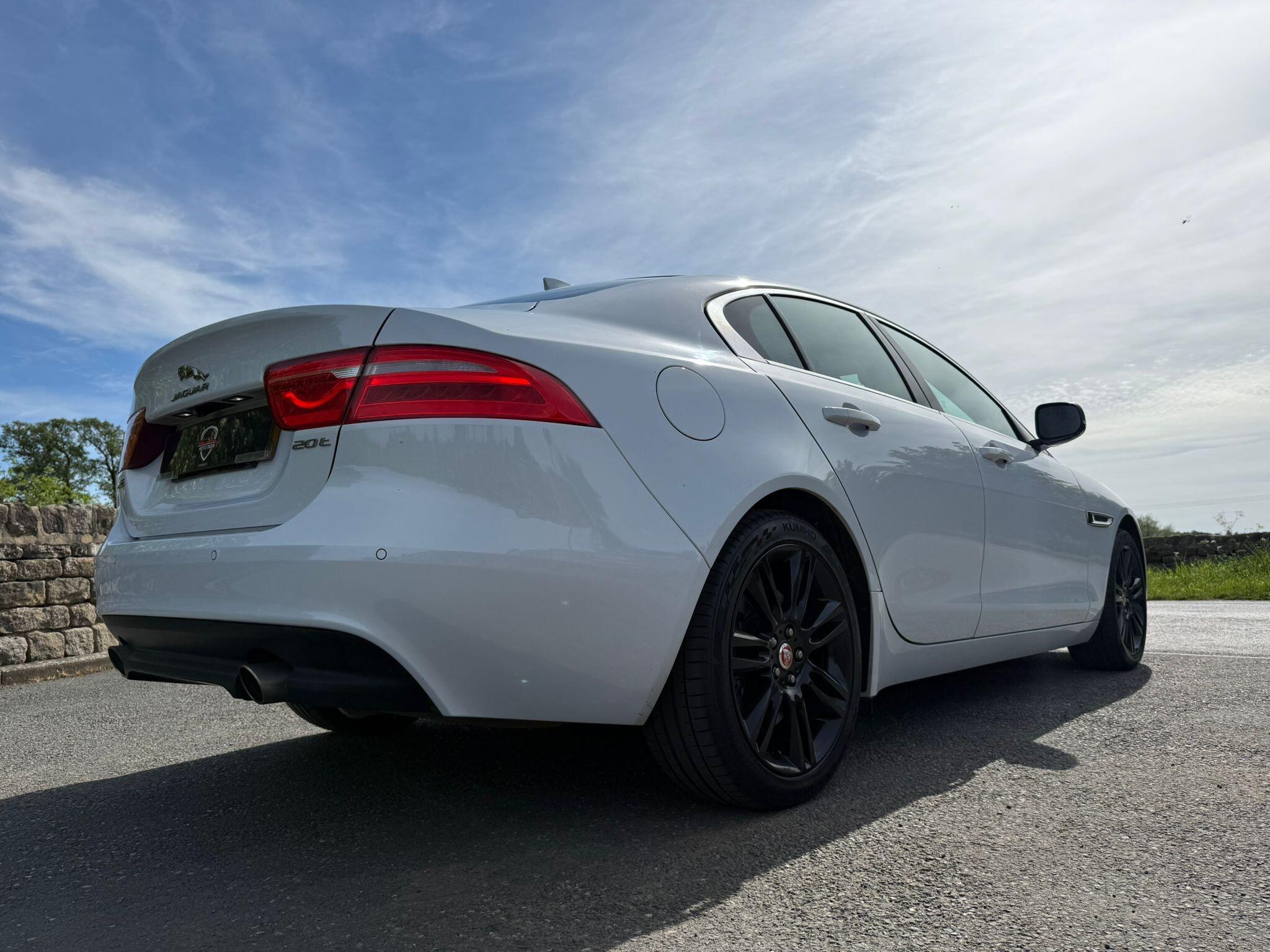 Jaguar XE - Image 18