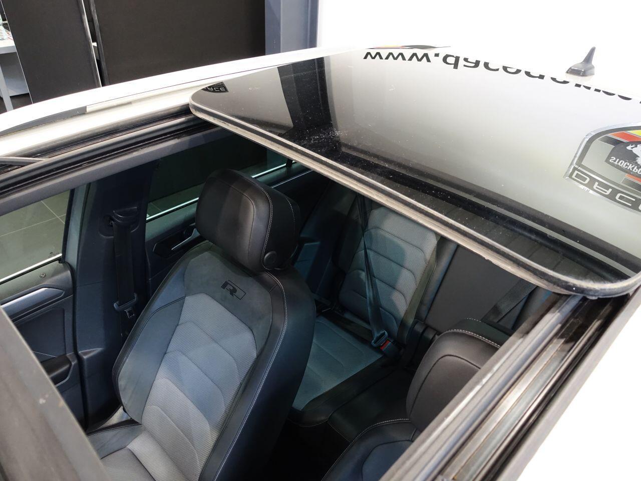 Volkswagen Tiguan - Image 11