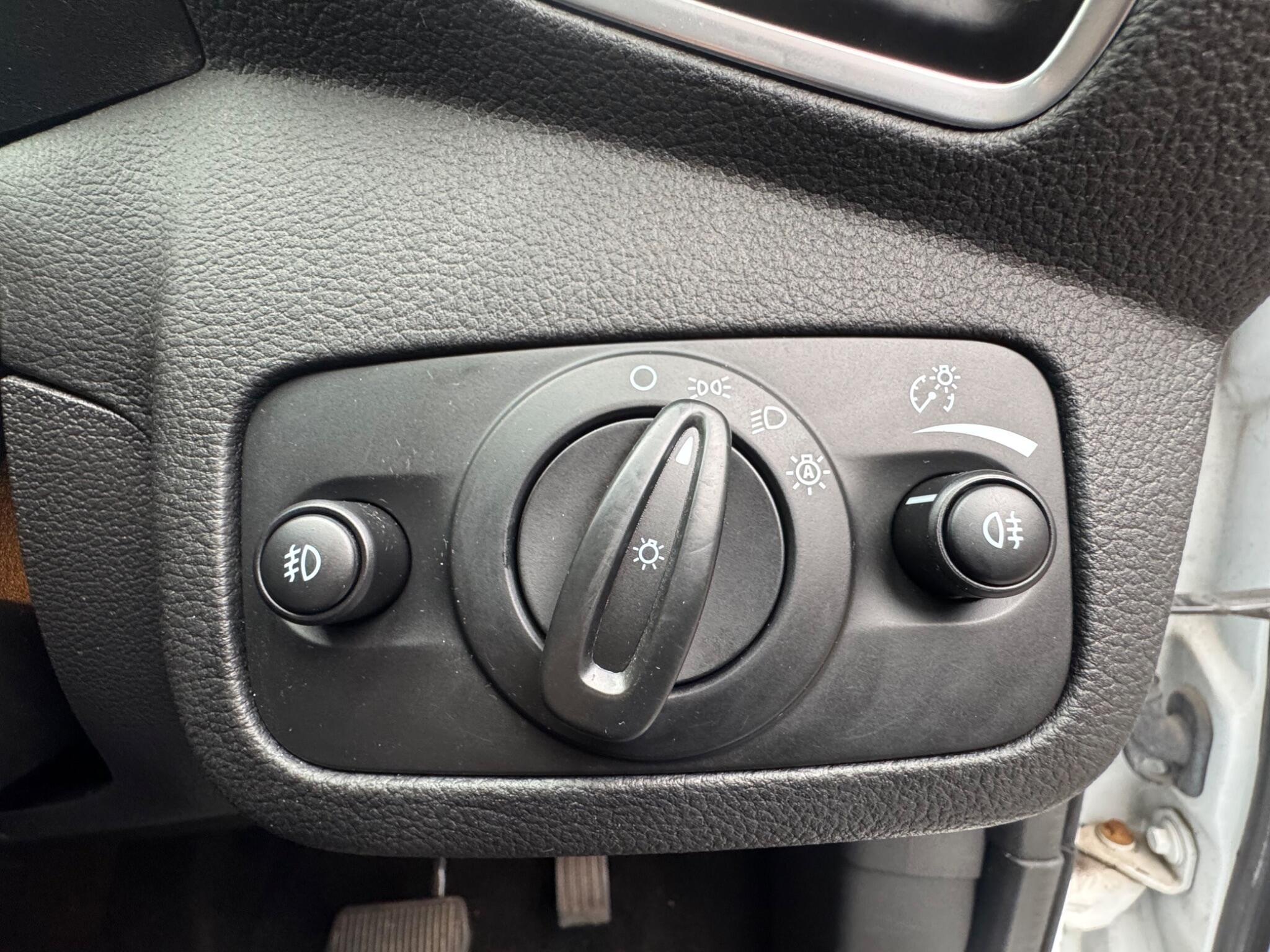 Ford Kuga - Image 19