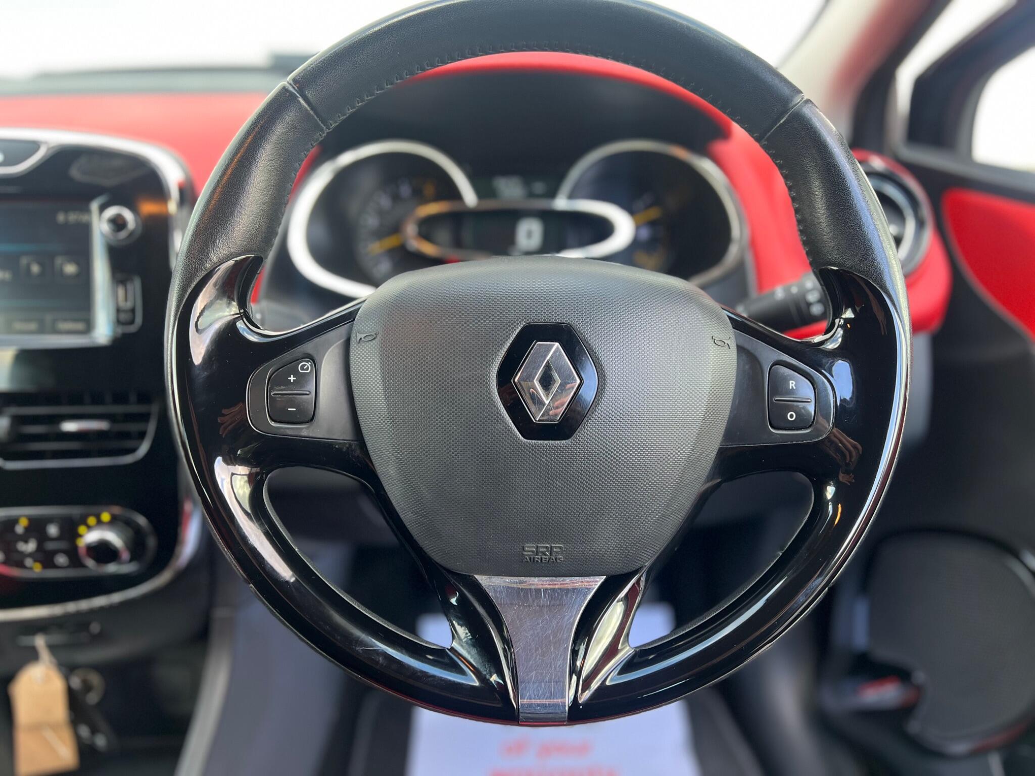 Renault Clio - Image 16