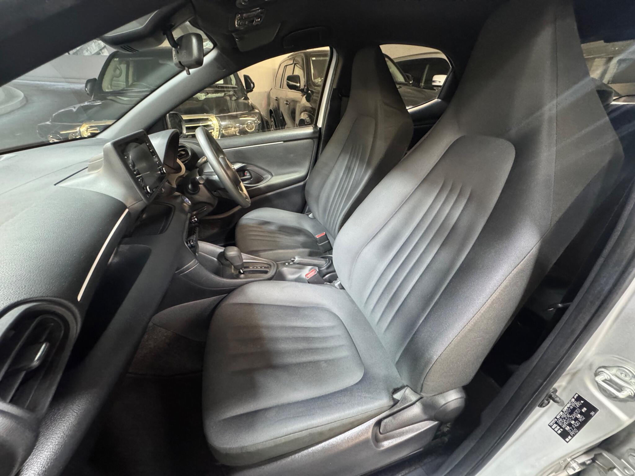 Toyota Yaris - Image 12