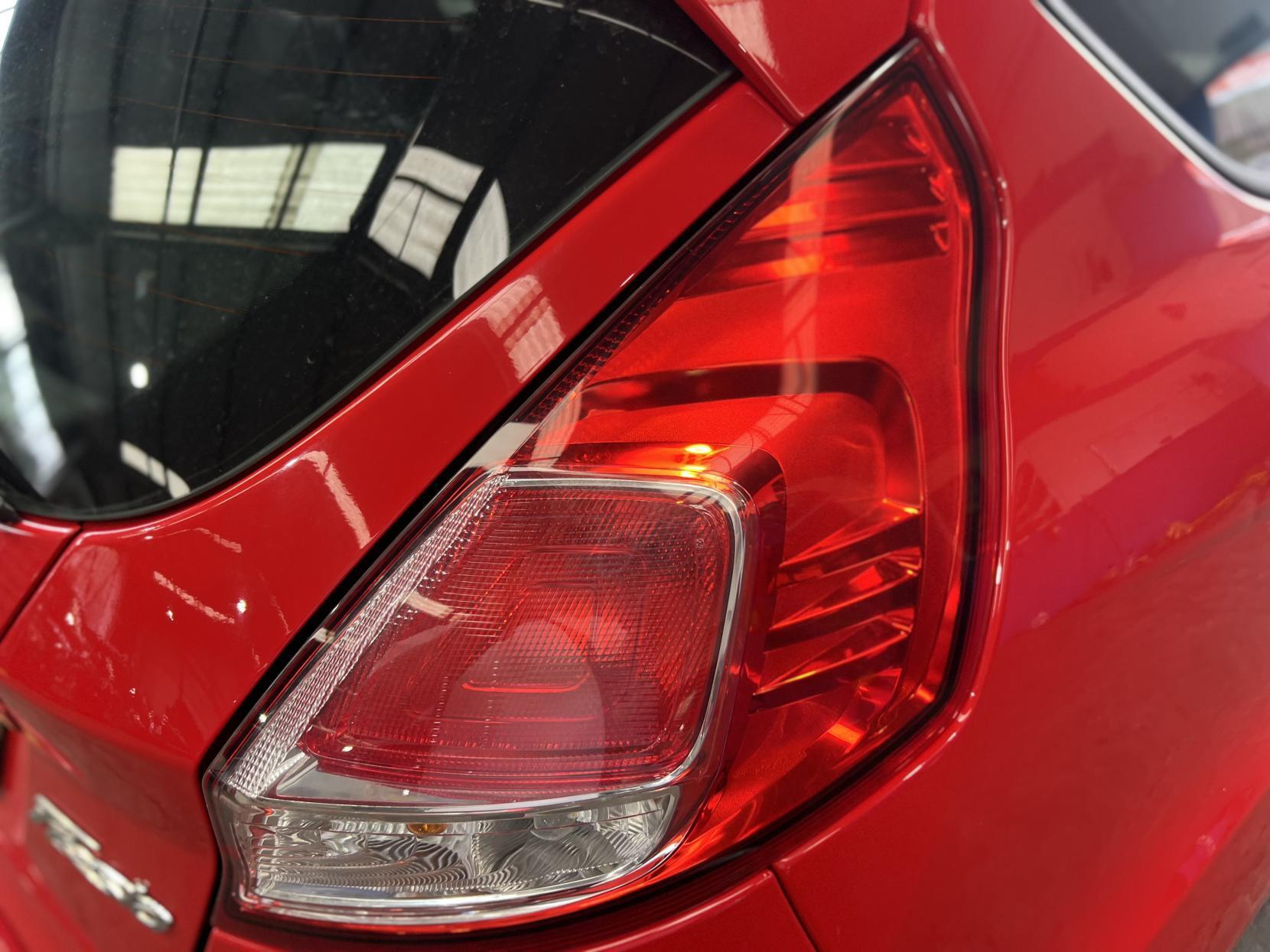 Ford Fiesta - Image 13