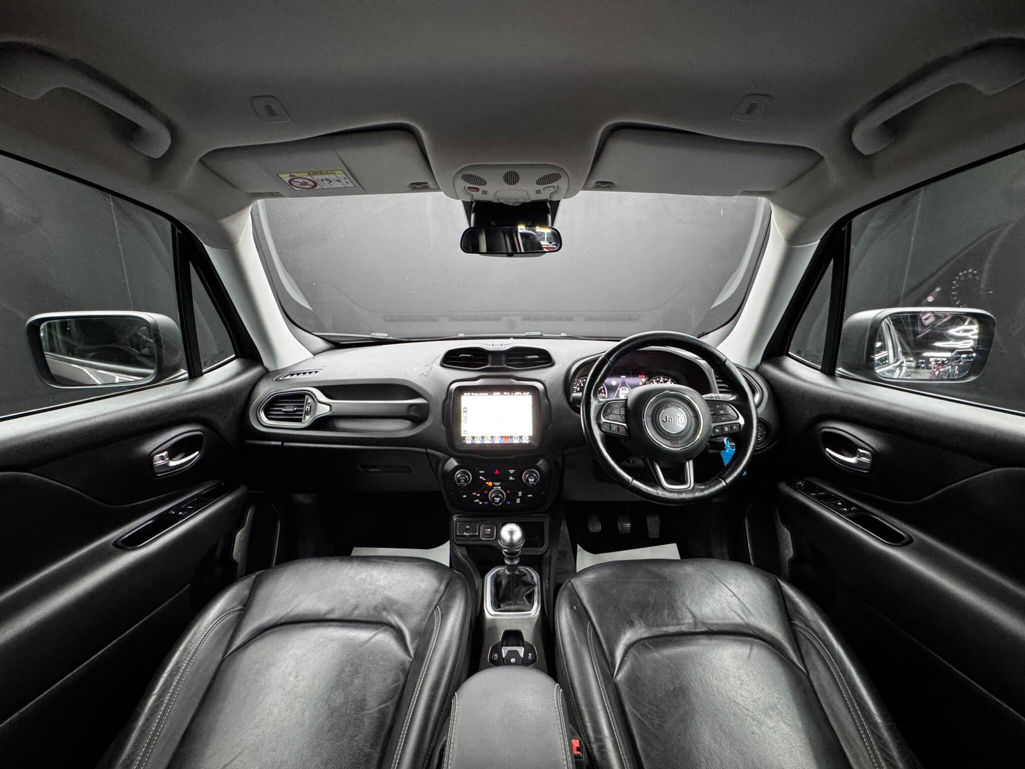 Jeep Renegade - Image 17