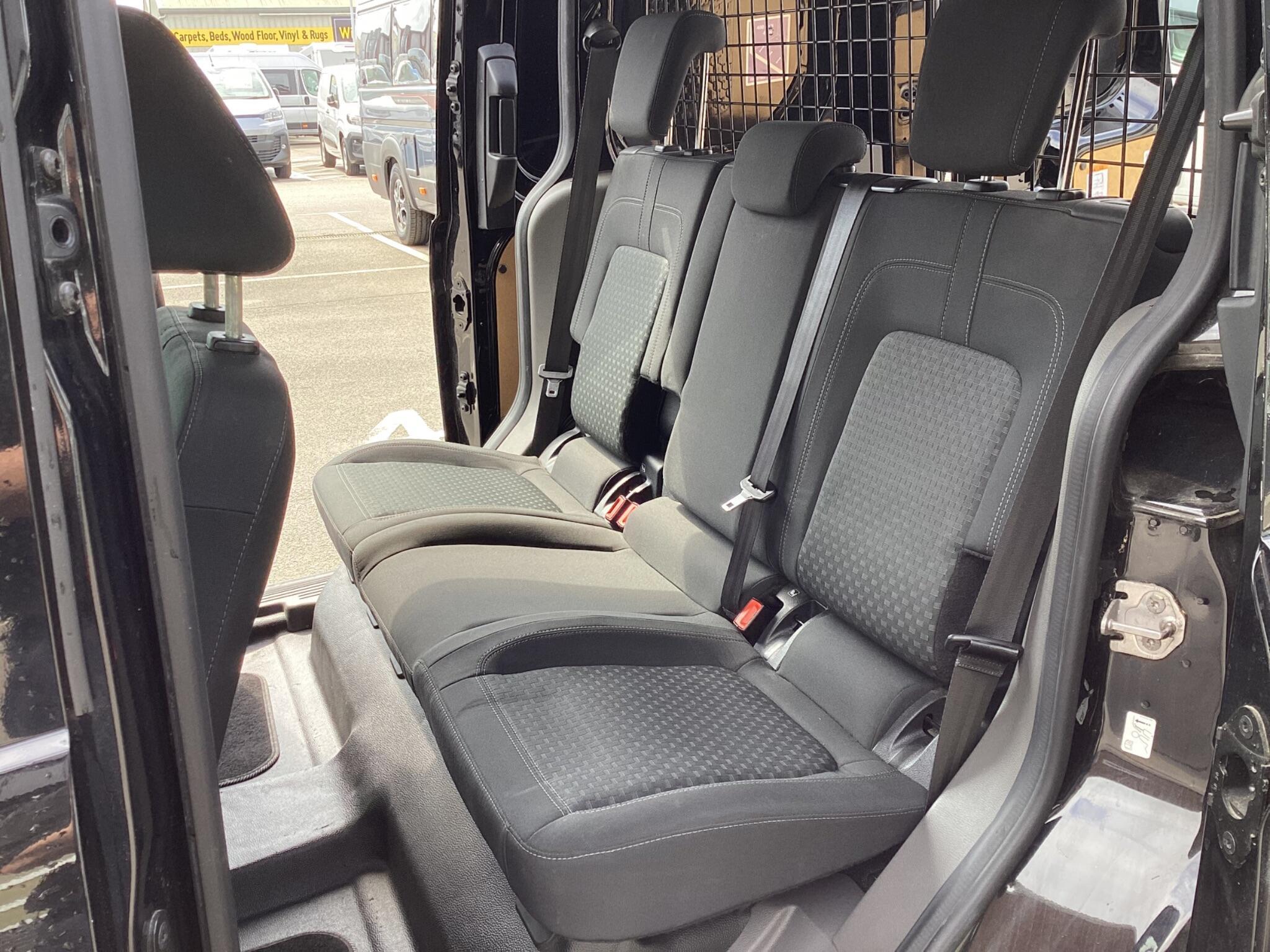 Ford Transit Connect - Image 13