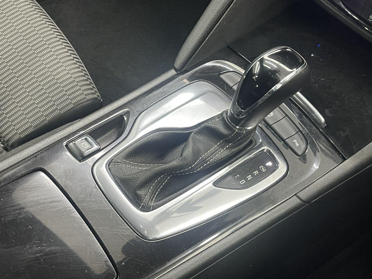 Vauxhall Insignia - Image 40