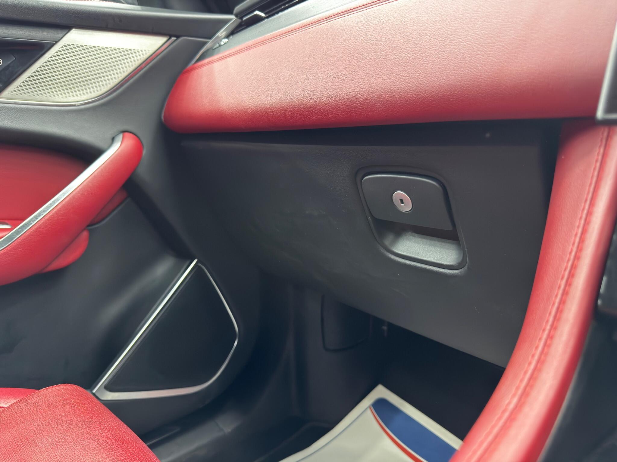 Jaguar F-Pace - Image 37