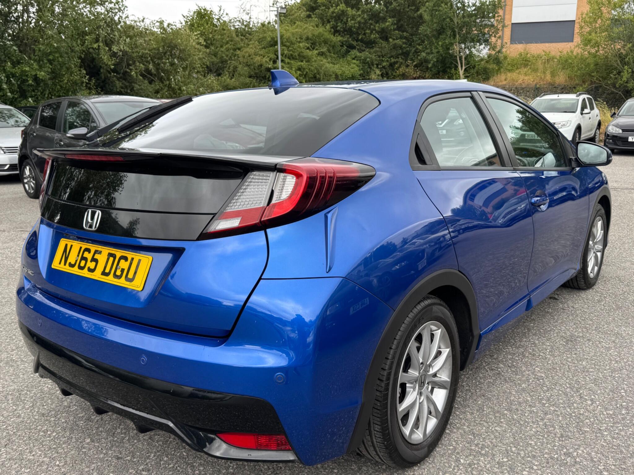 Honda Civic - Image 15