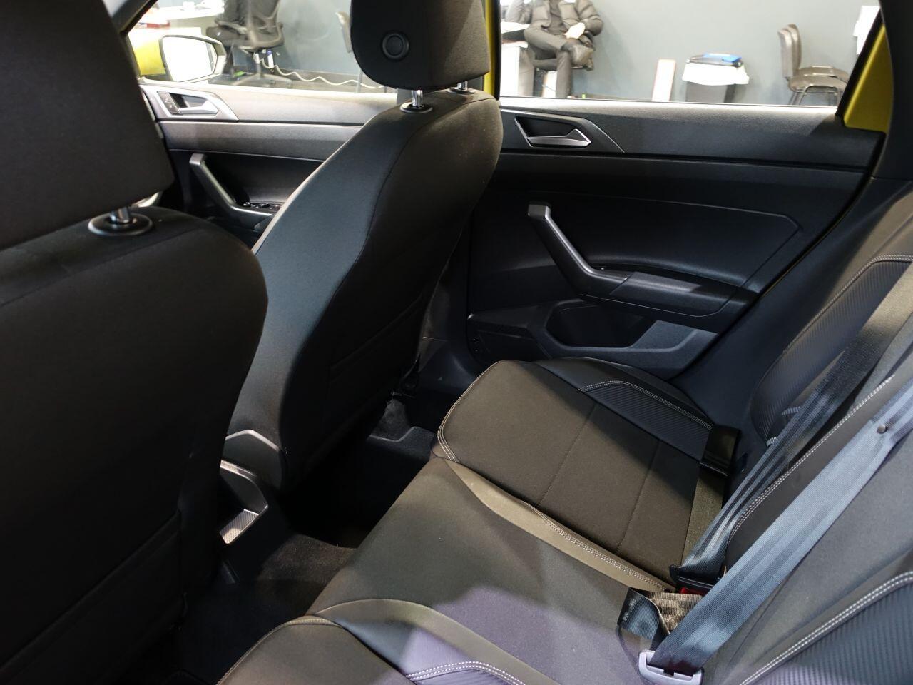 Volkswagen Polo - Image 16