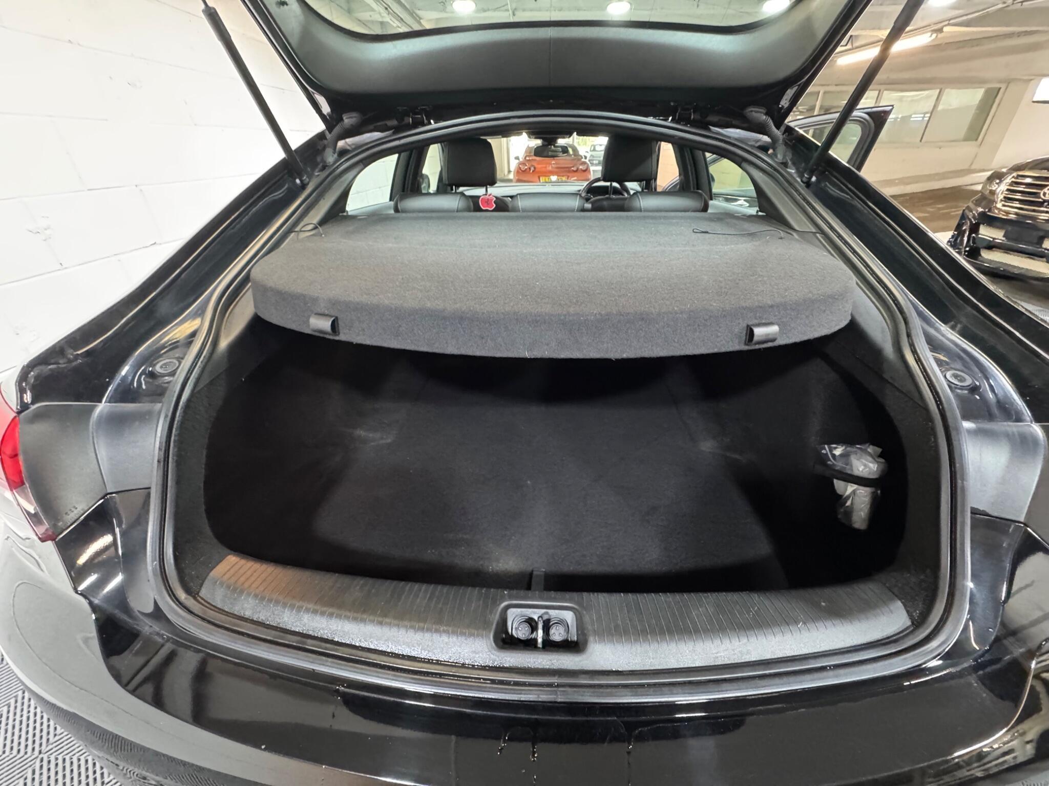 Vauxhall Insignia - Image 13