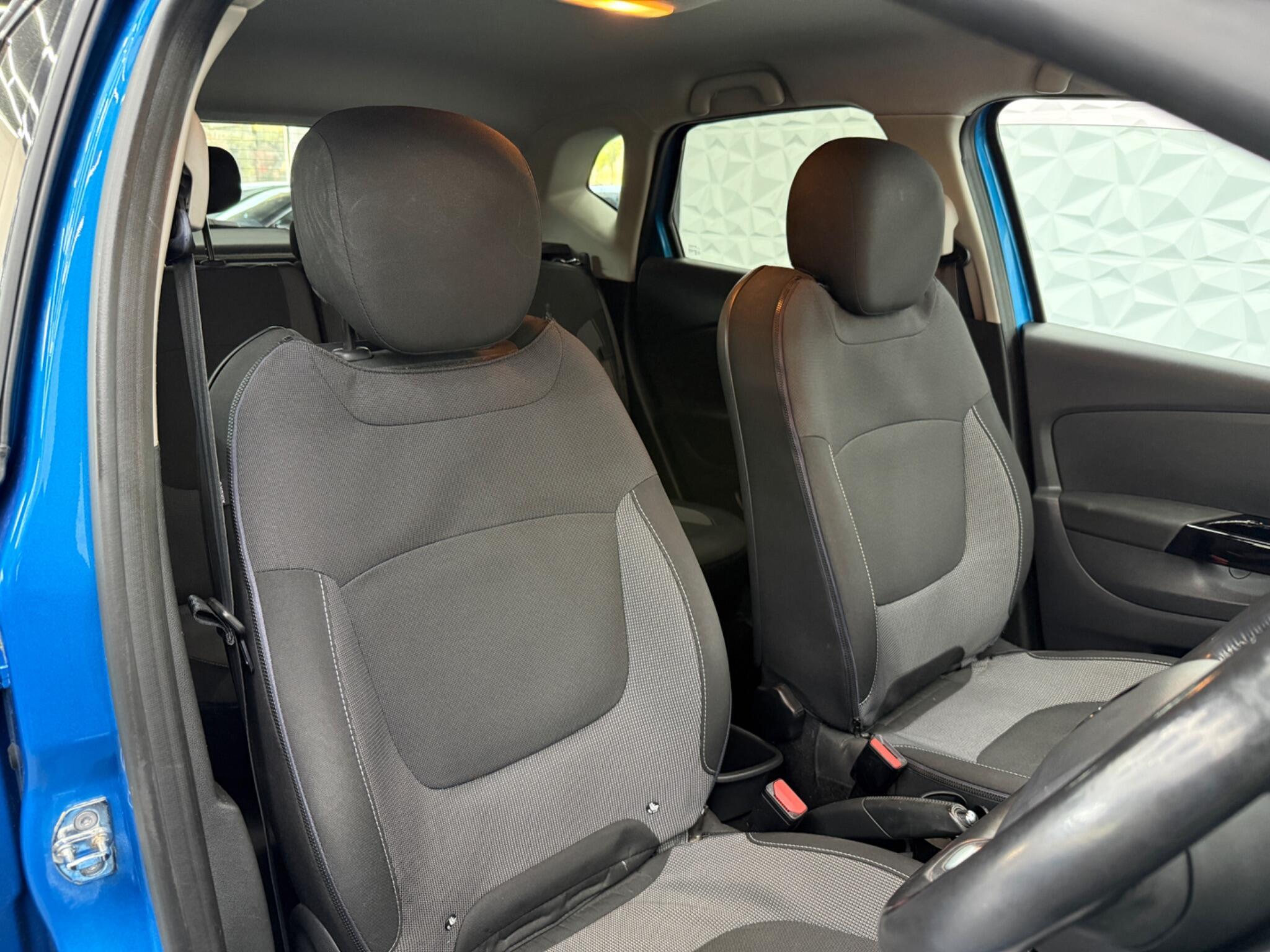Renault Captur - Image 19