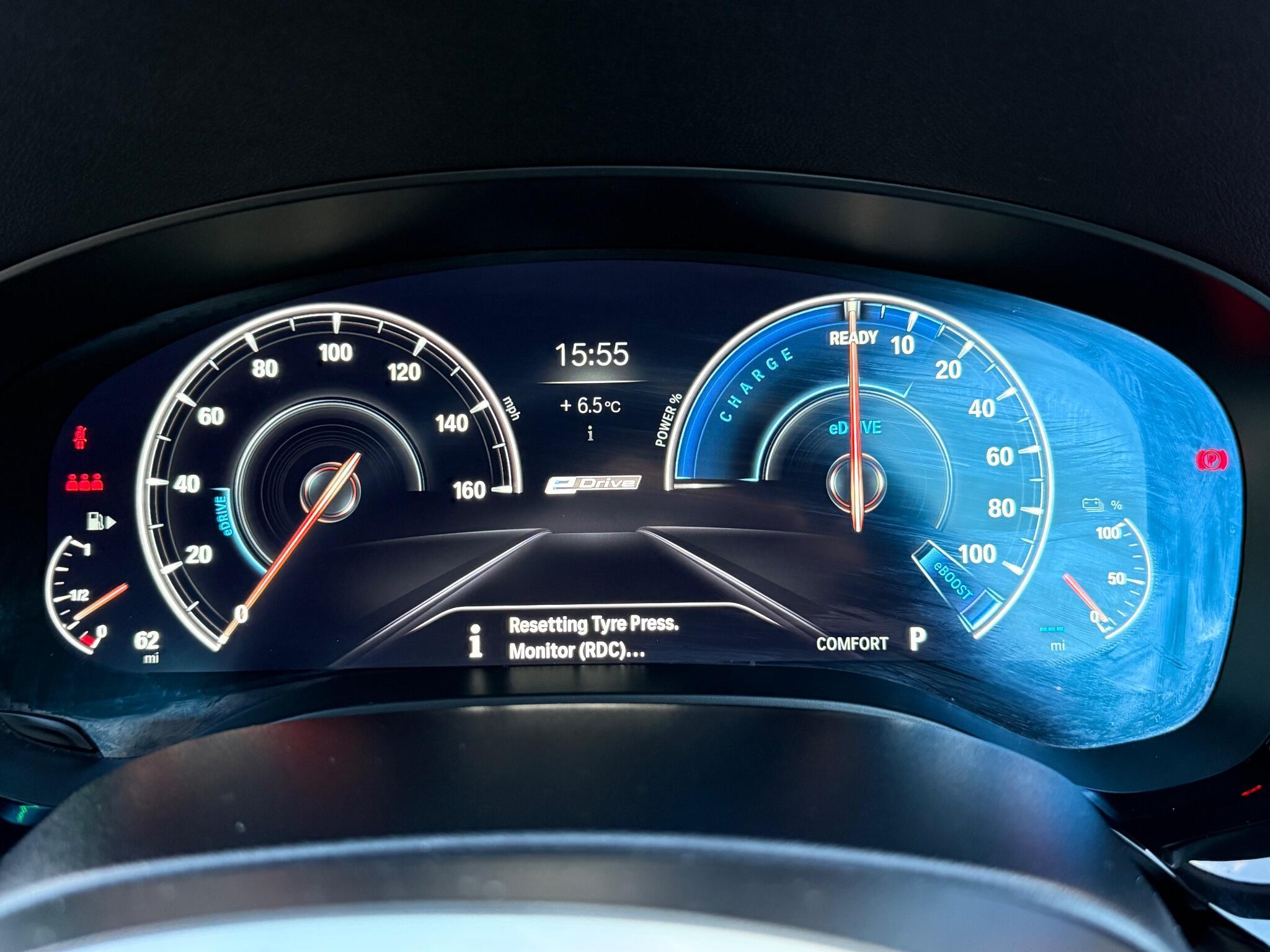 BMW 5 Series - Image 25